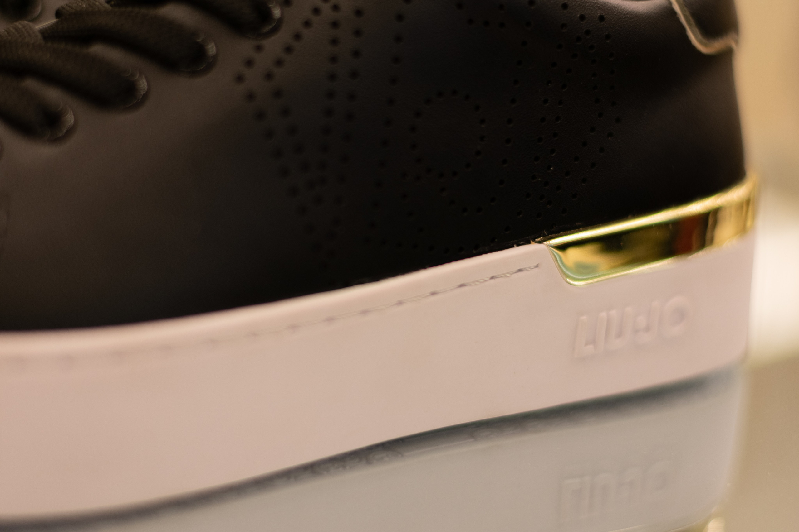 Для организаций. Предметная фотосессия для обувного магазина Capsula. Фотограф/видеограф Богдан Голованов