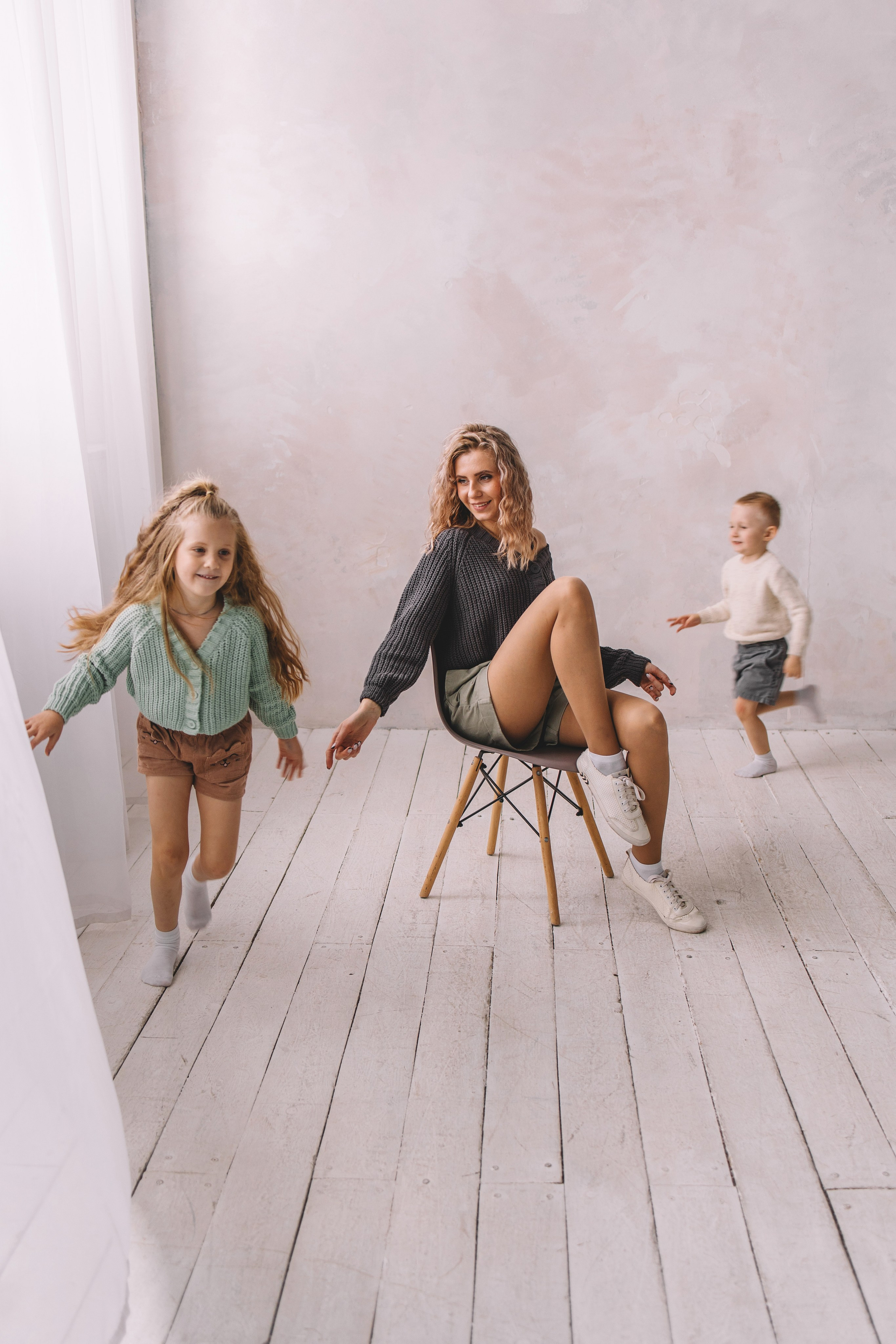 Настя и дети