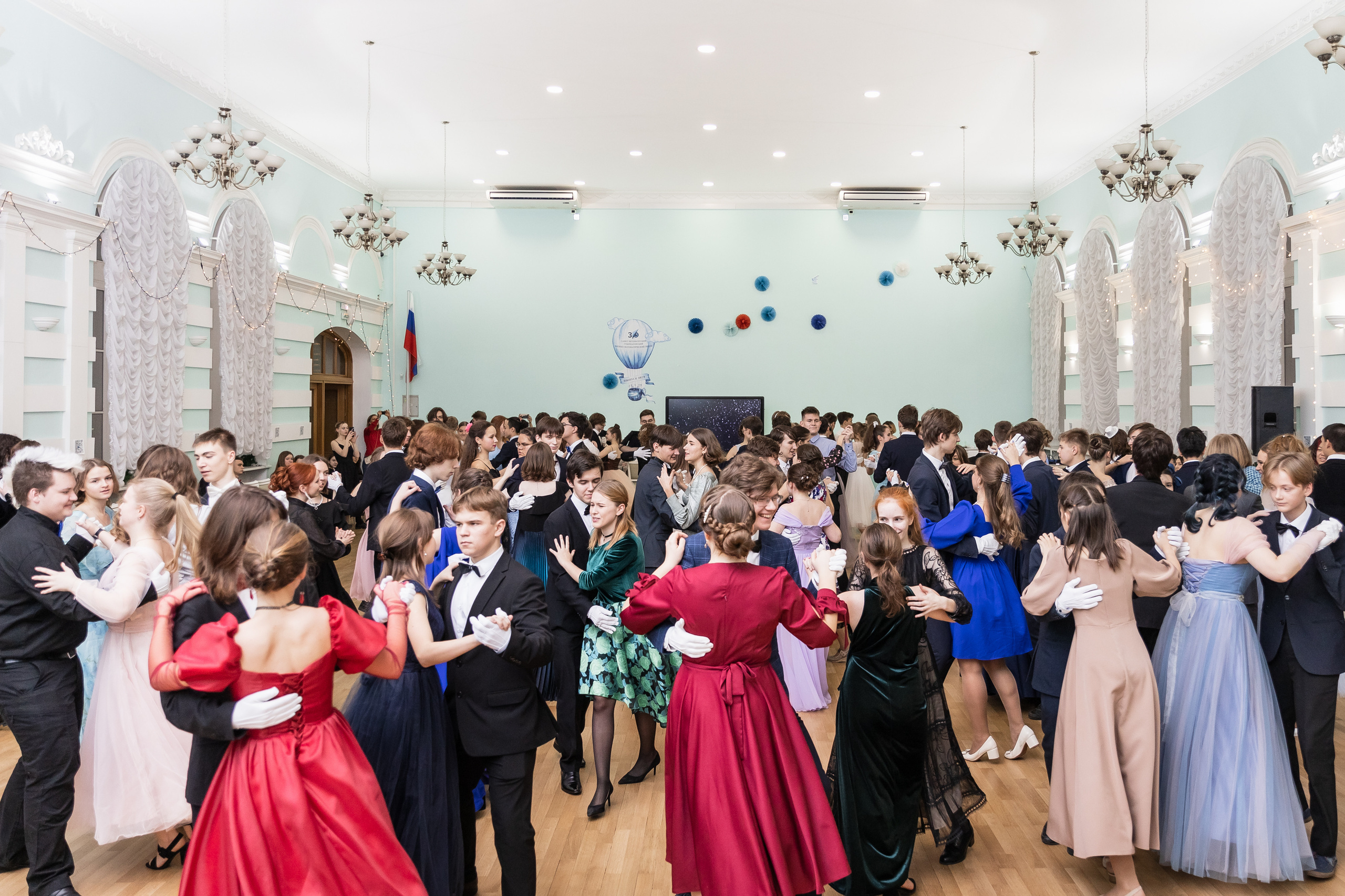 Новогодний бал в тридцадке. Евгения Стриженова — репортажный фотограф в Санкт-Петербурге