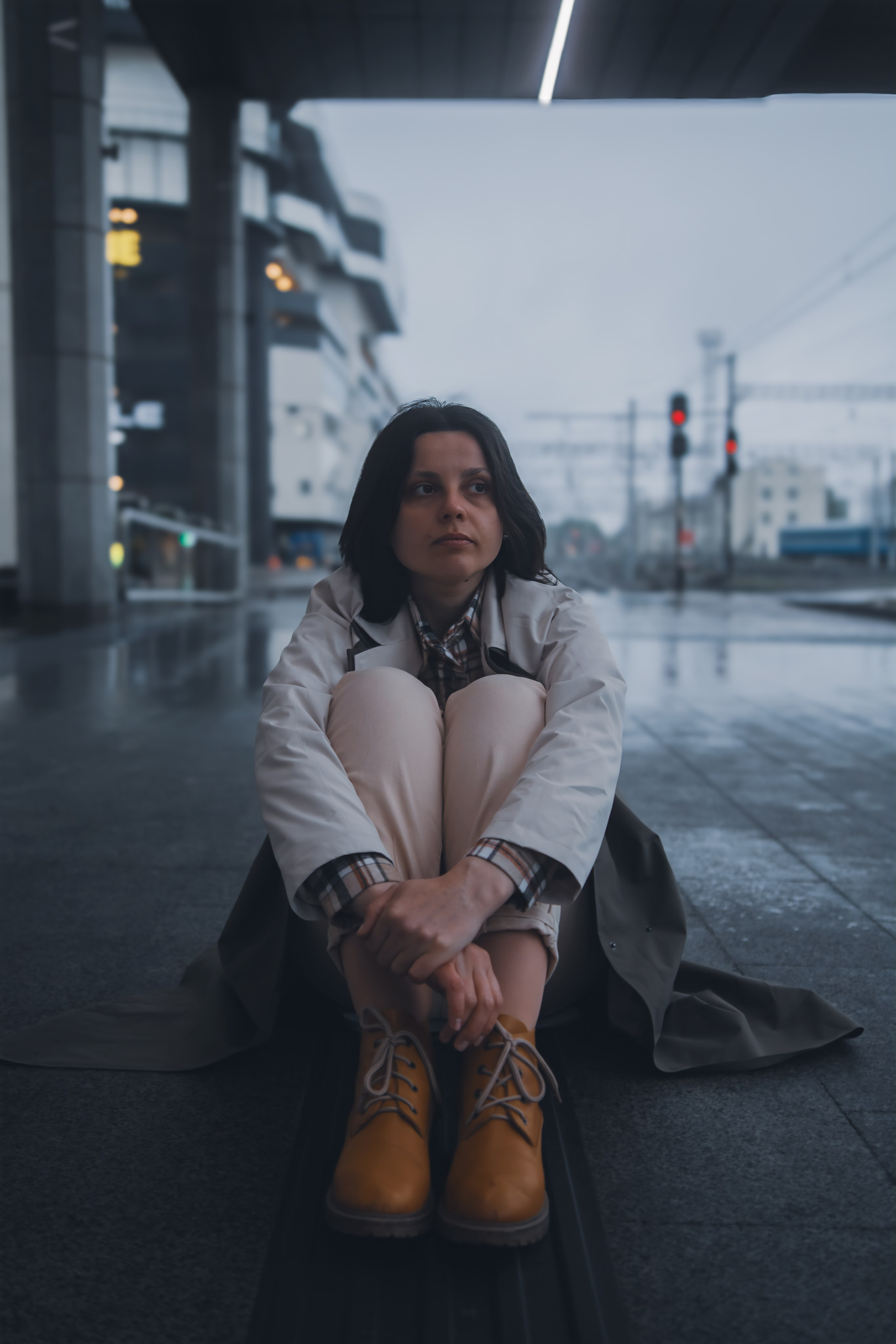 Фотосессия на железнодорожном вокзале Минск под дождём