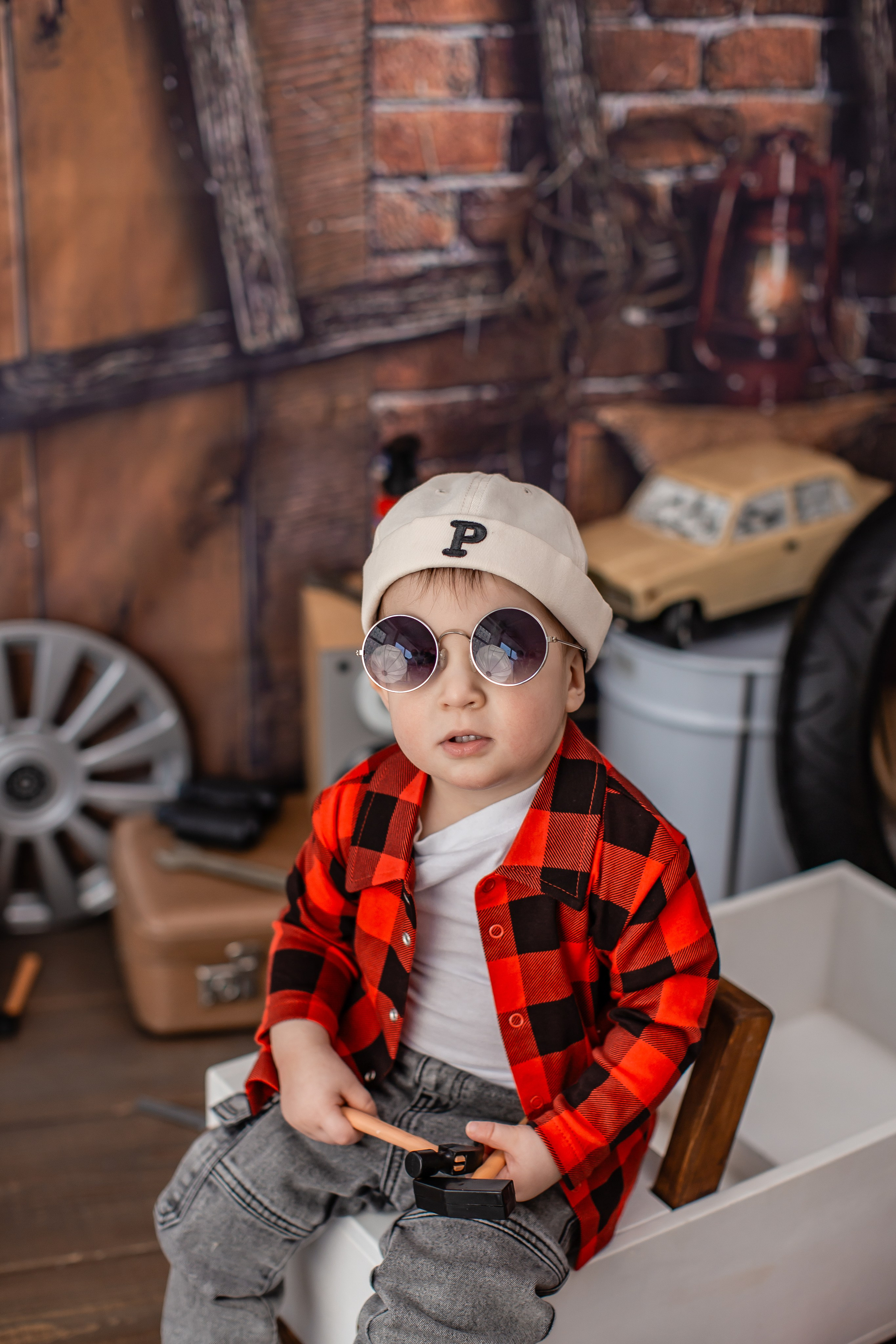 Фотодень " ГАРАЖ «(для 1-4 года) 20.09.26 г запись идёт. Детский семейный фотограф на первый годик город Новосибирск Дымова Светлана пакеты всё включено 1-3 года