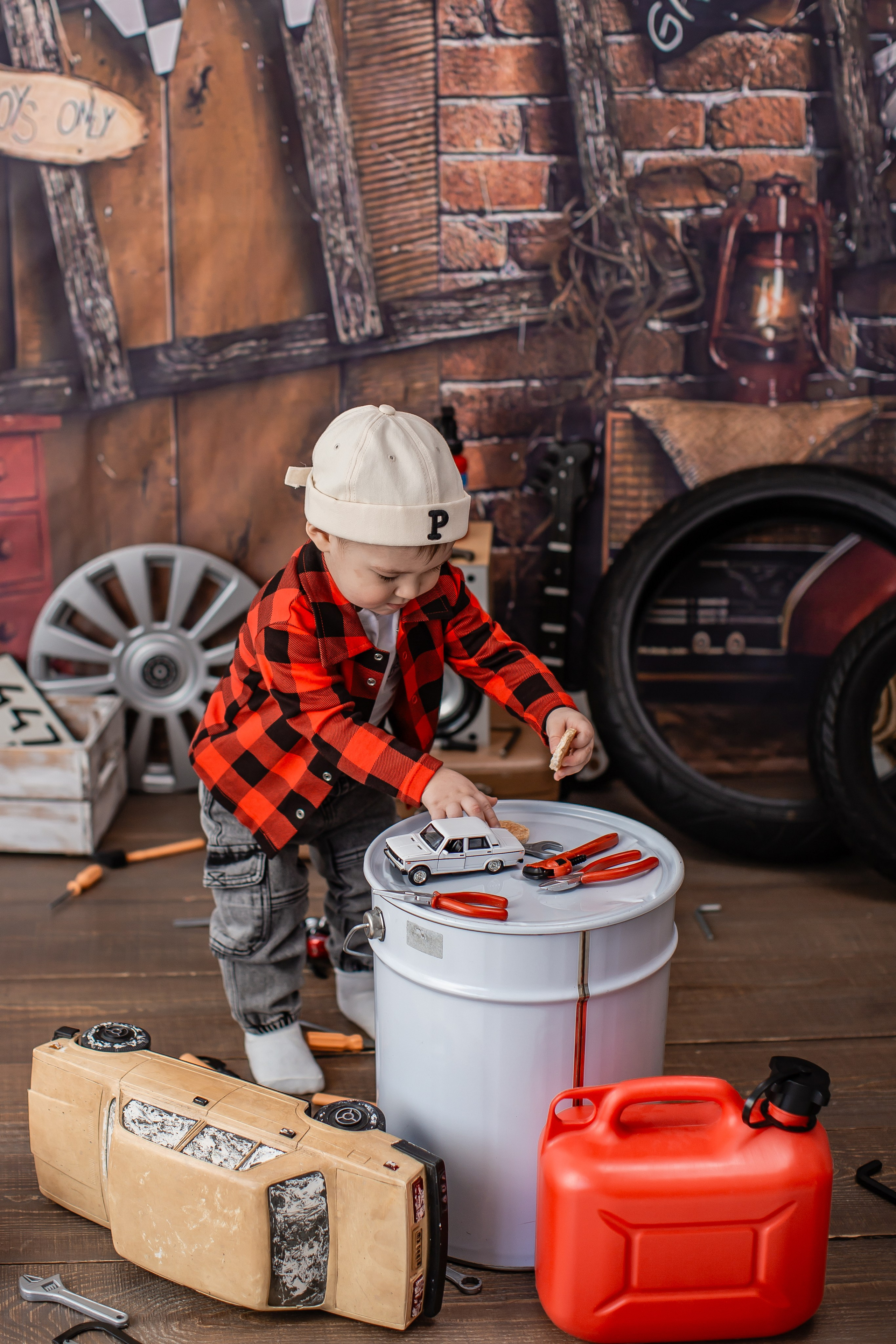 Фотодень " ГАРАЖ «(для 1-4 года) 20.09.26 г запись идёт. Детский семейный фотограф на первый годик город Новосибирск Дымова Светлана пакеты всё включено 1-3 года