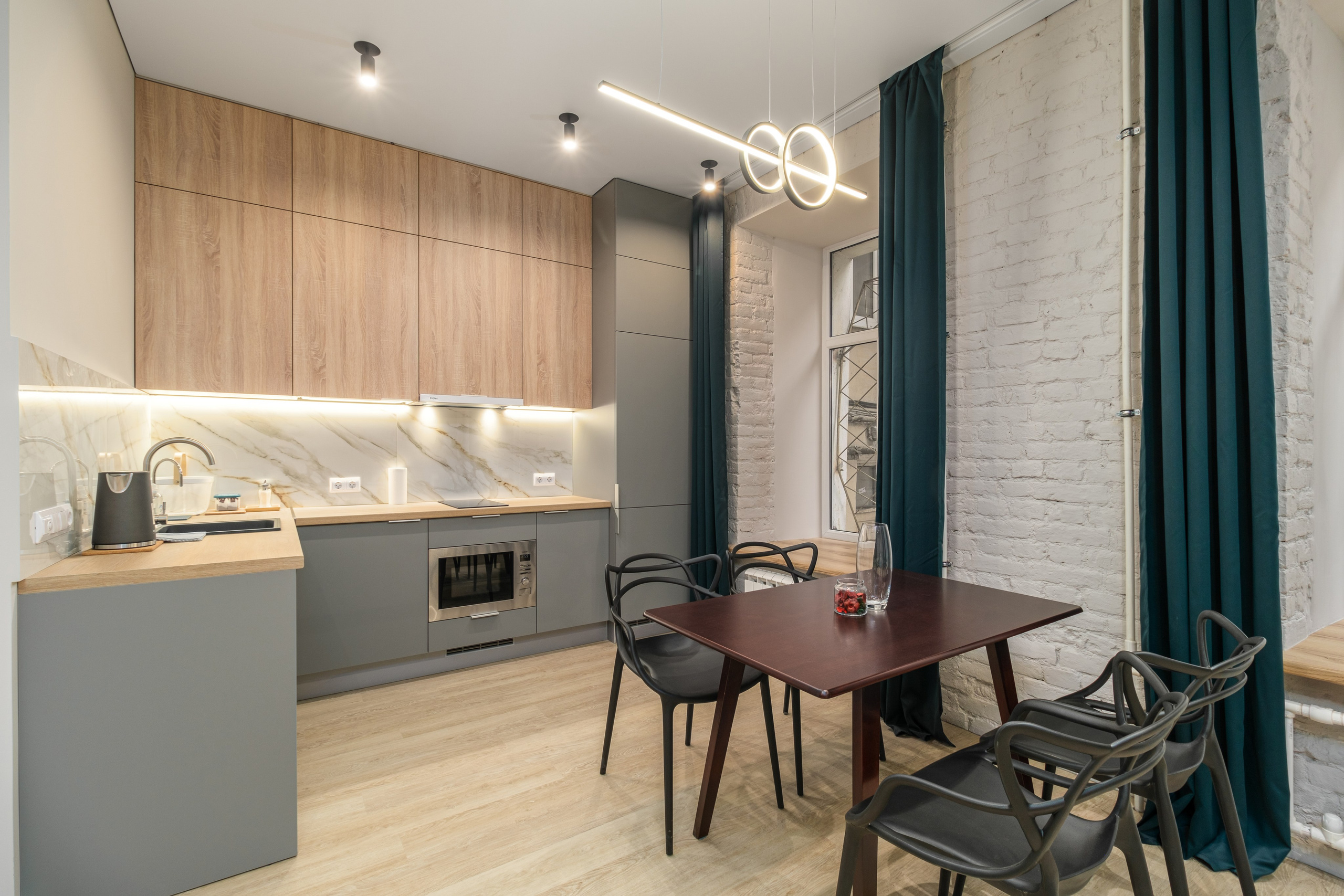 Просторная студия в центре