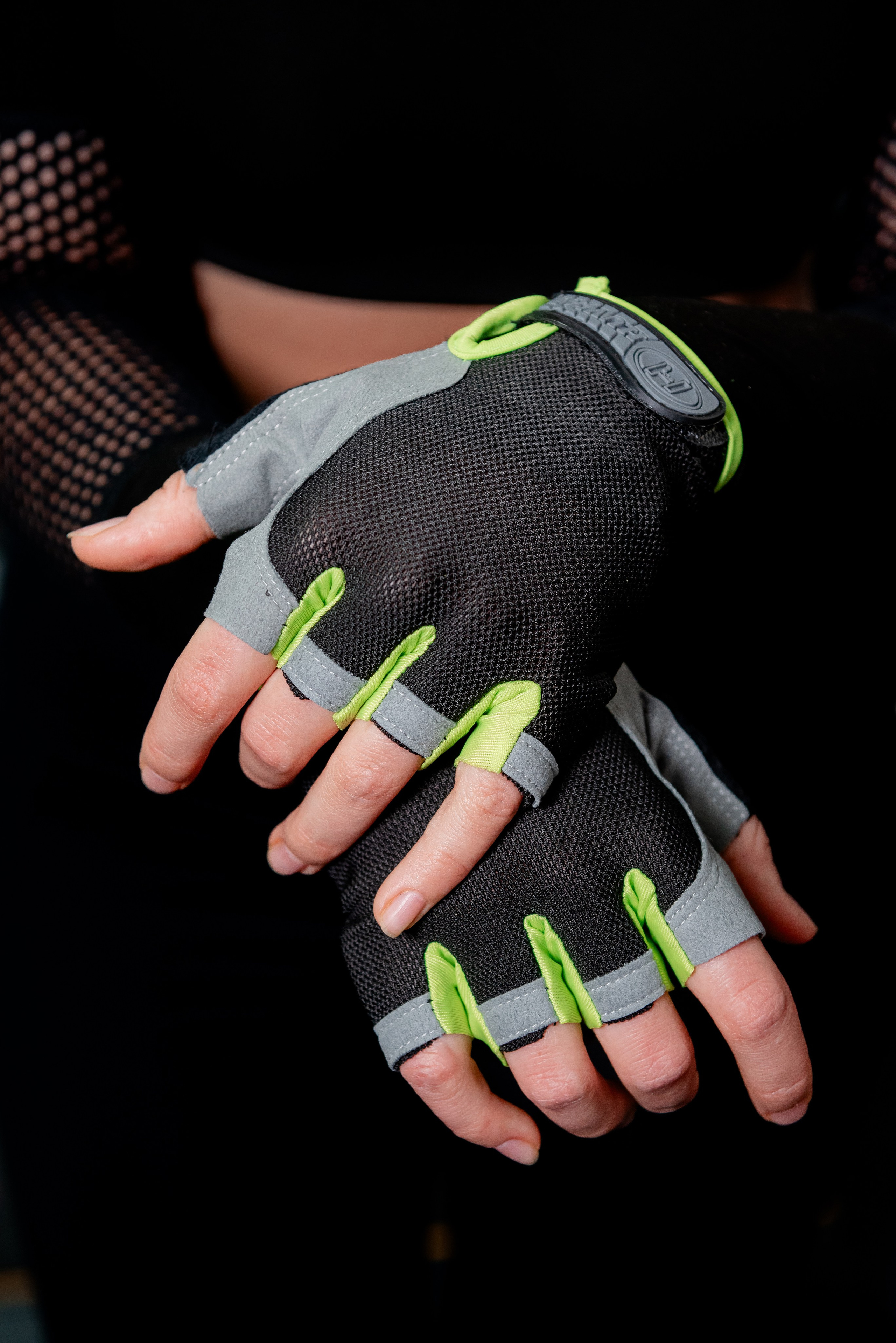 Перчатки для занятий спортом. Фотограф в Волгограде и Волжском Александр Горбань