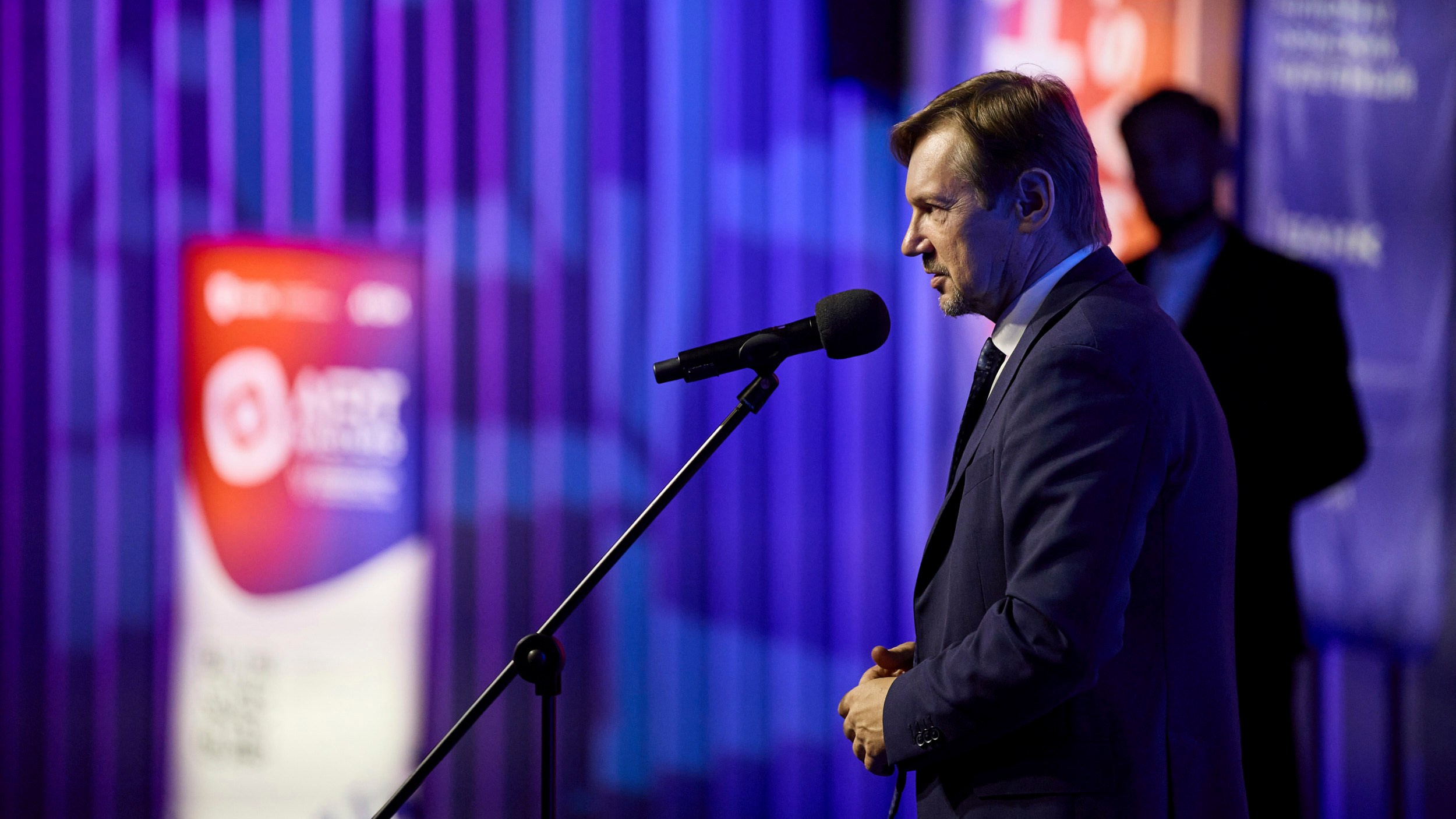 Политика. Егор Тутубалин