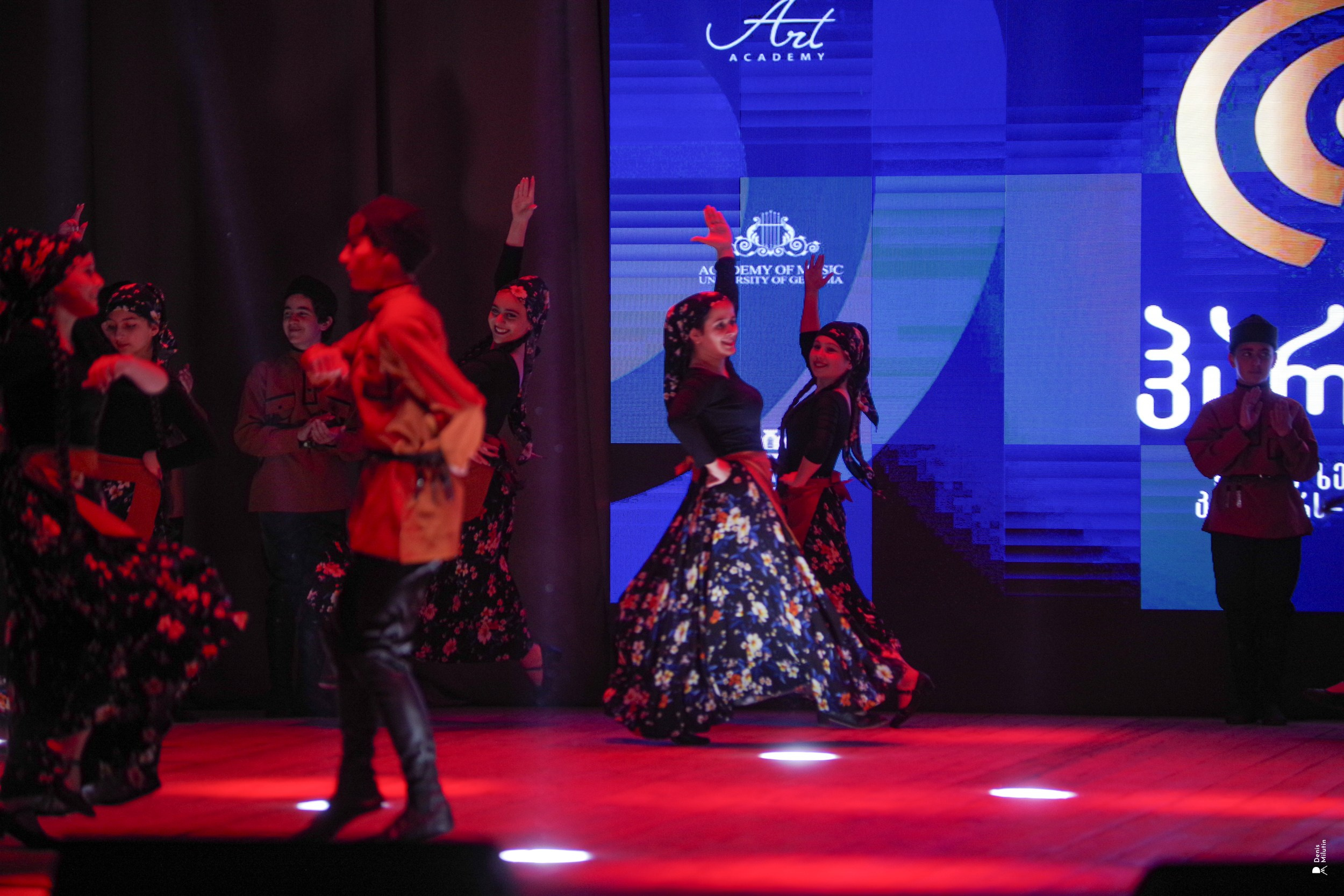 Танцы в Хоби. Портретный фотограф Денис Милютин