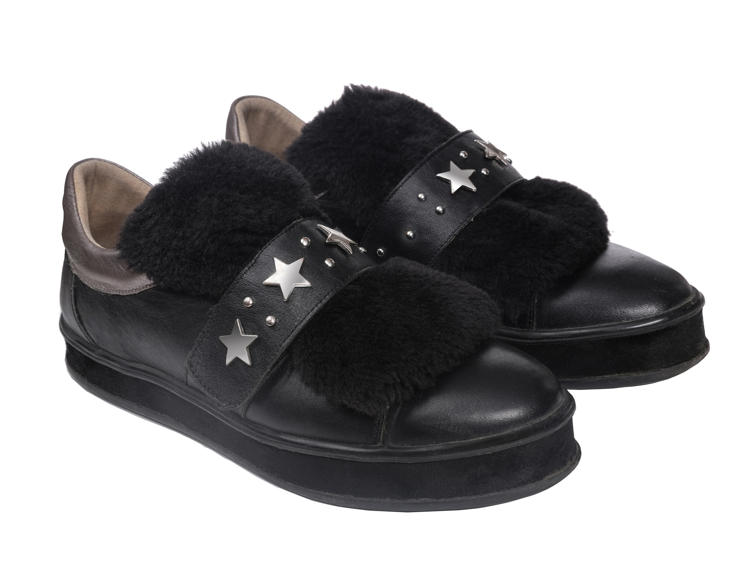 Предметная съемка обуви для маркетплейсов. Фотограф - Ольга Гурьянова, высокое качество фото в Москве и Московской области для успешного продвижения. 