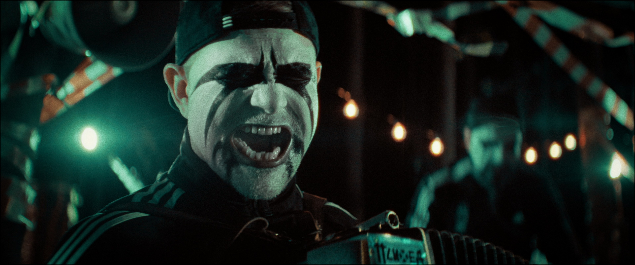 Музыкальной видео Дрен из винений. Цветокоррекция кино, рекламы и клипов. В Алматы и по всему миру. Юрий Косяков