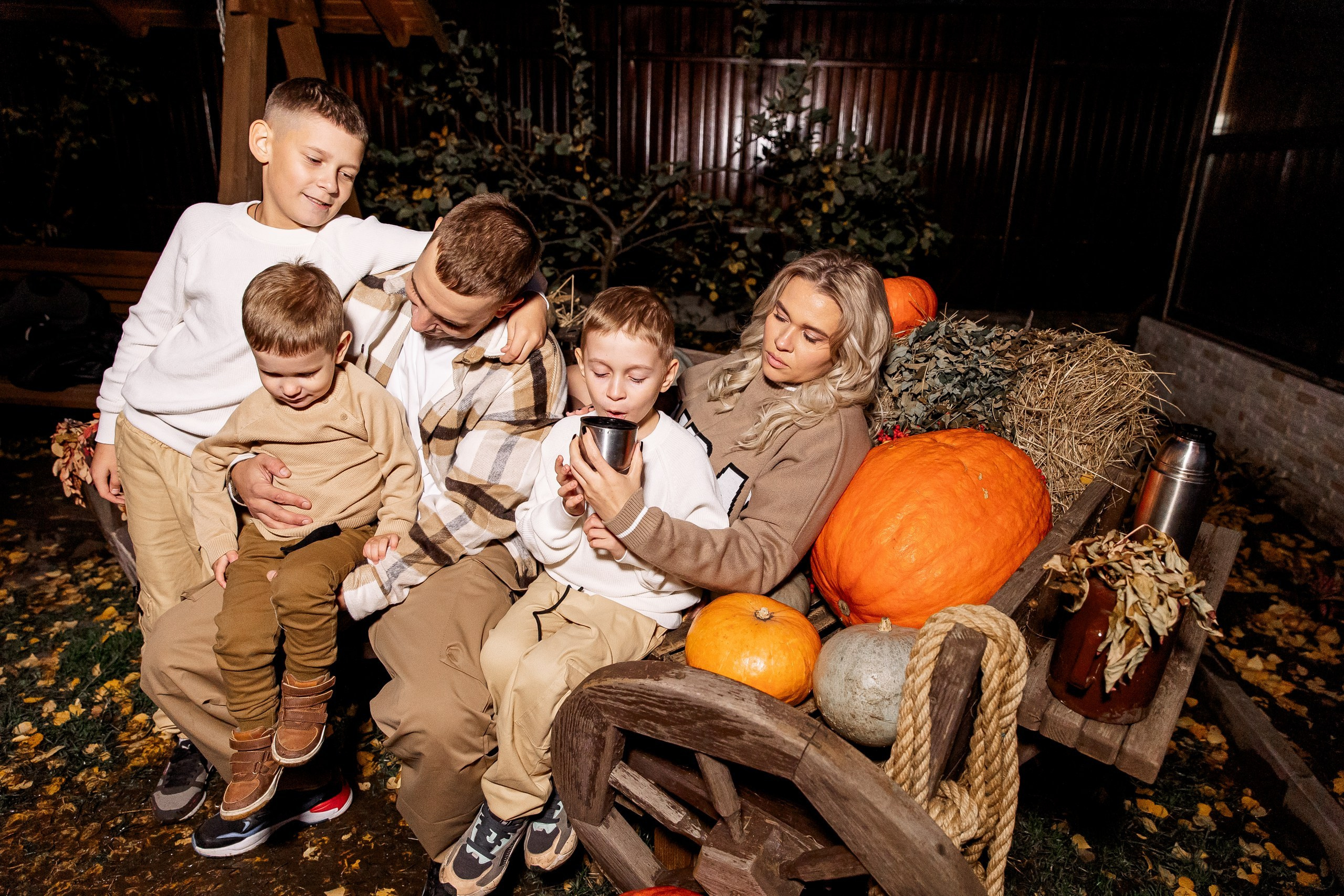 Эдуард и Дарья с сыновьями. Свадебный и семейный фотограф в Челябинске Юлия Ишимова