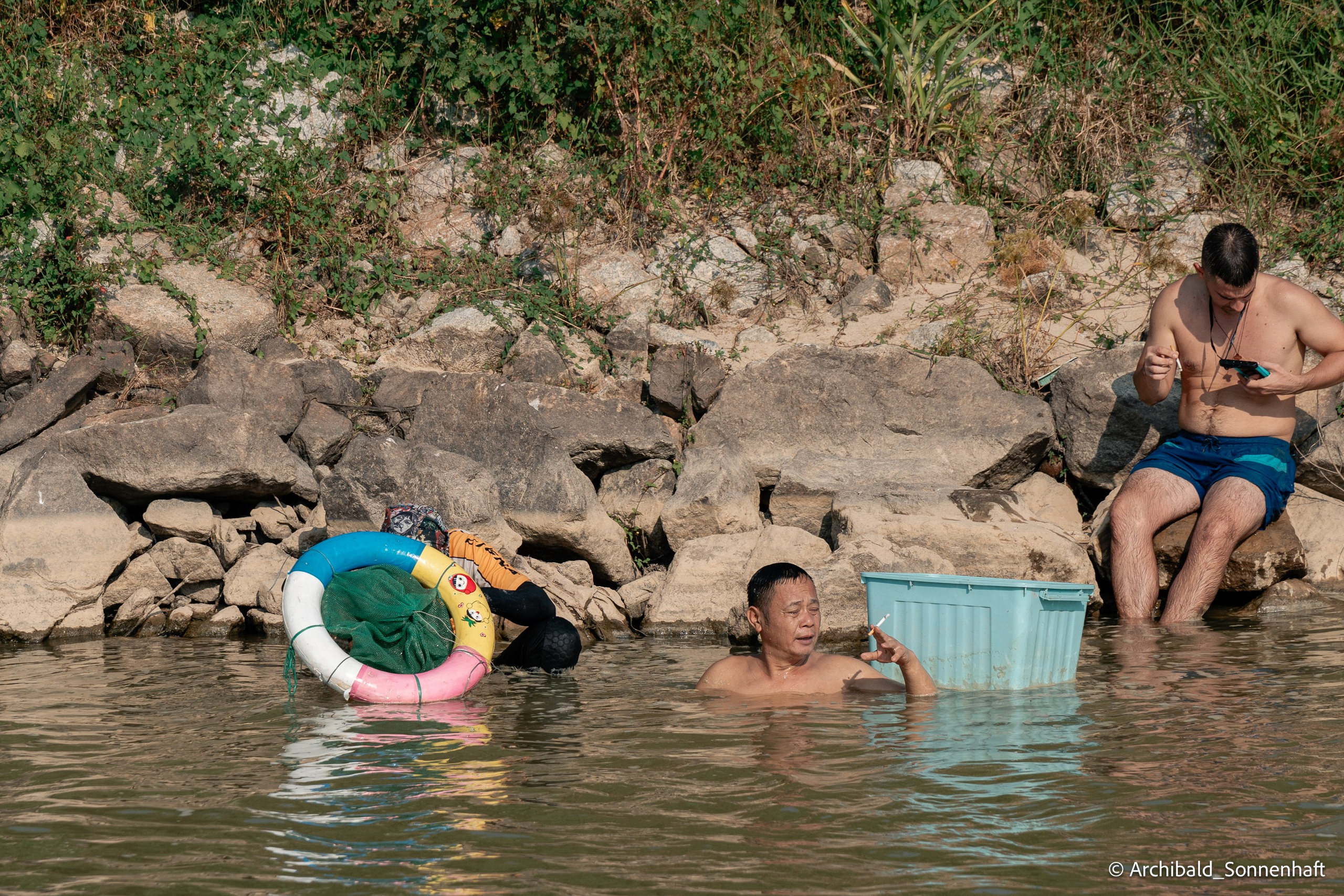 Weekend kayaking trip. Photographer in Guangzhou, China. Archibald Sonnenhaft