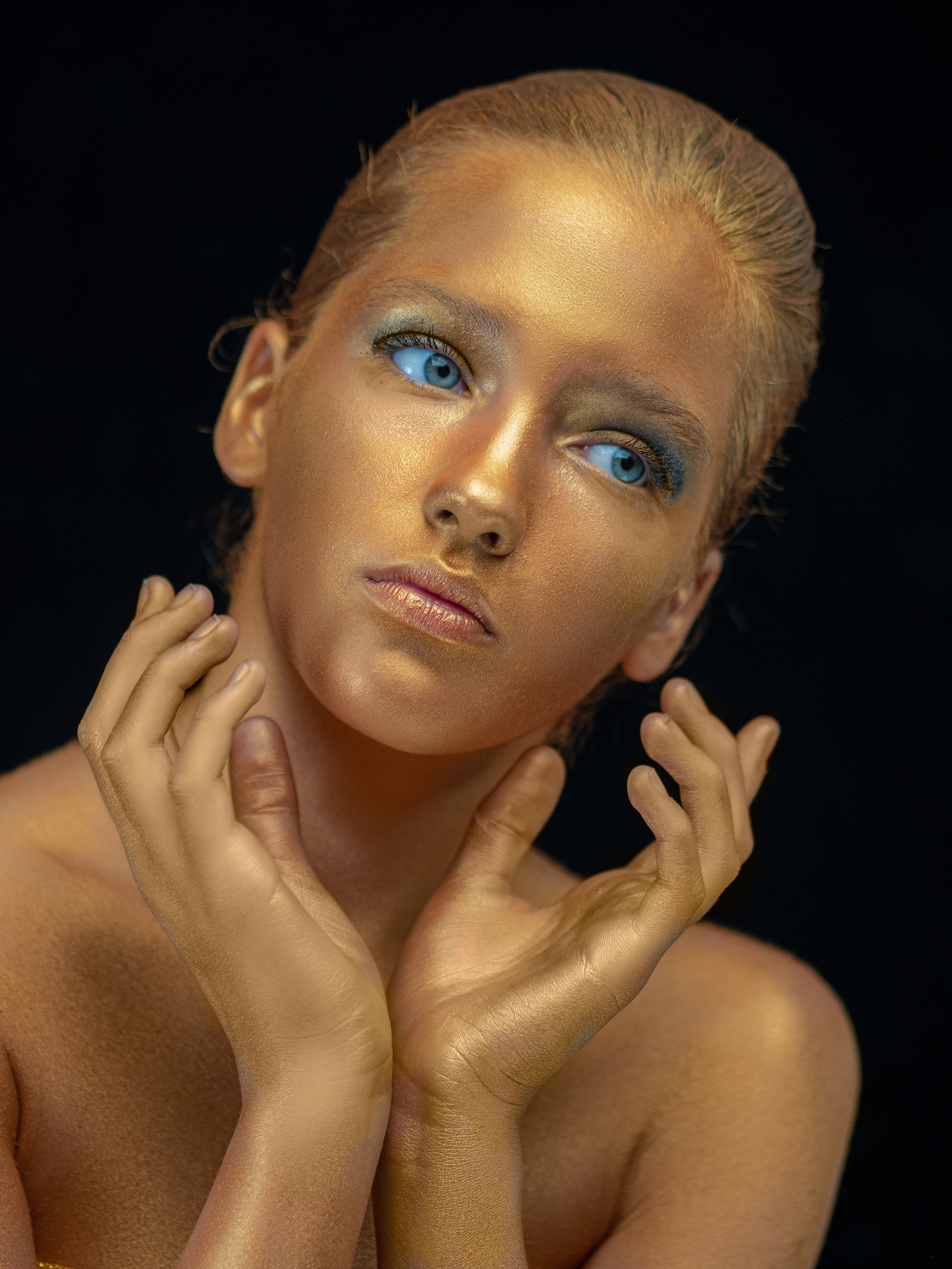 Золотая девочка