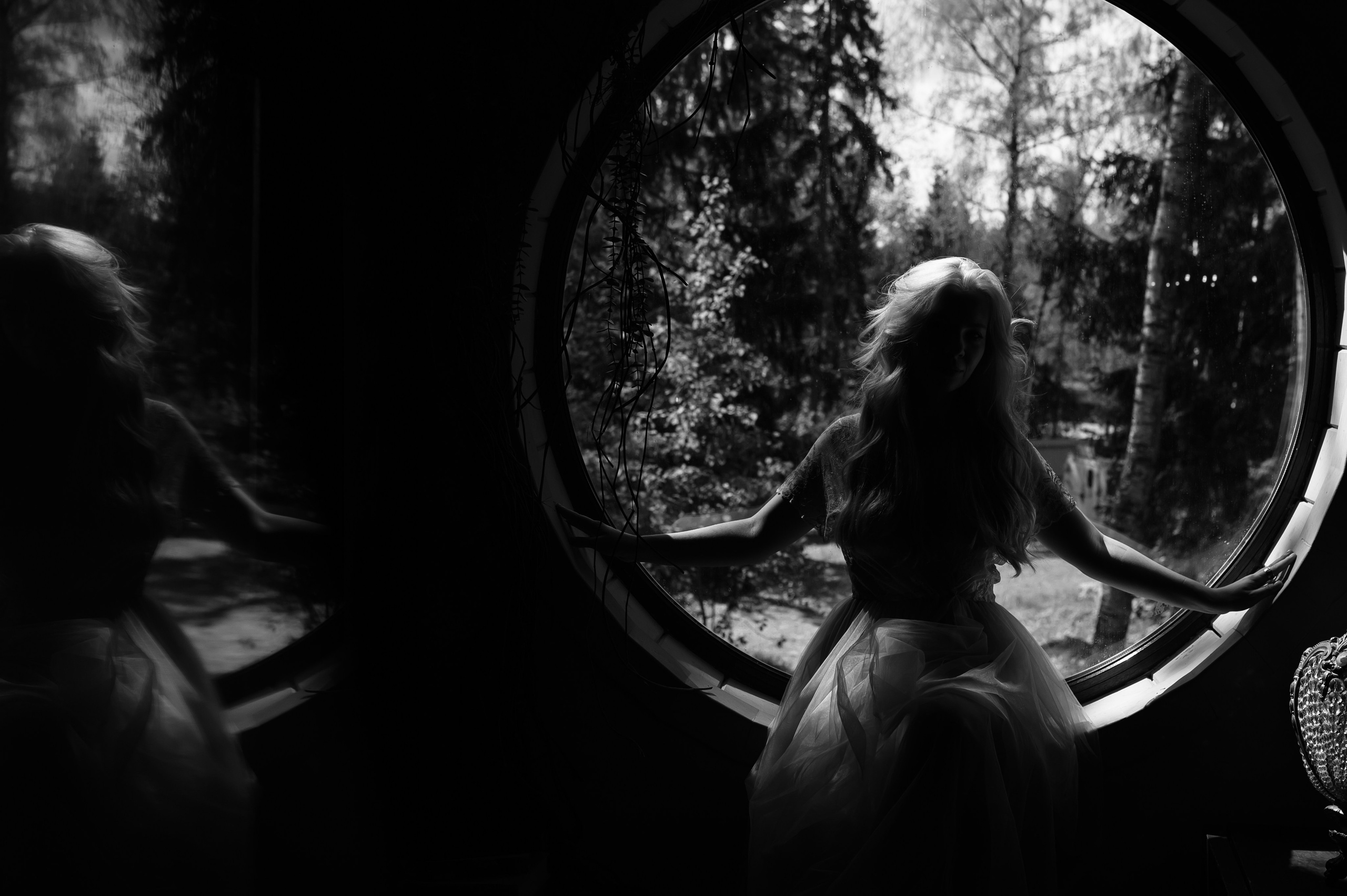 Катя. Заброшенный чердак. Фотограф Марина Росси