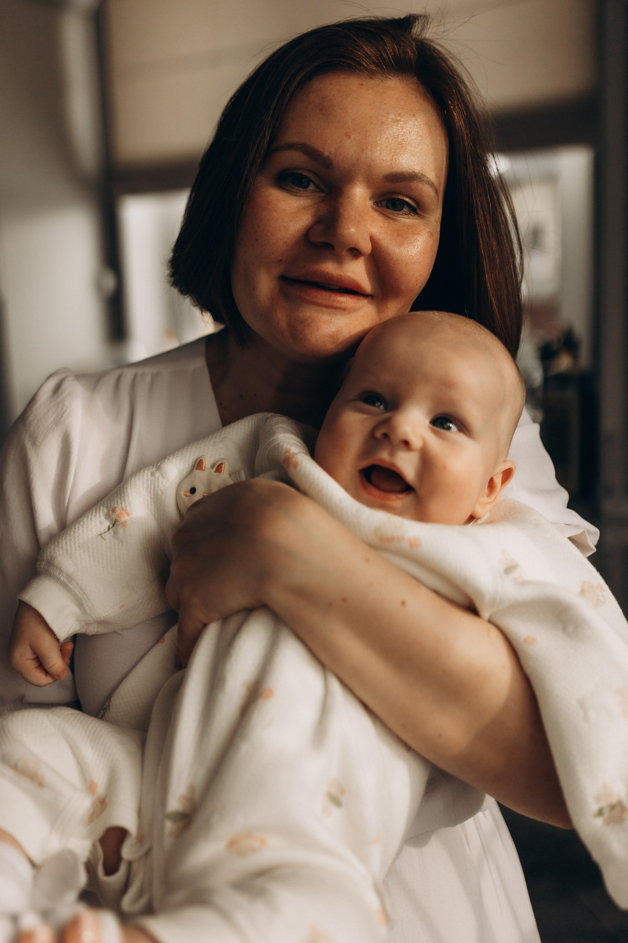Александр Сергеевич с мамой и бабушкой 🤍. Фотограф Артем Бросов в Санкт-Петербурге и Дубае