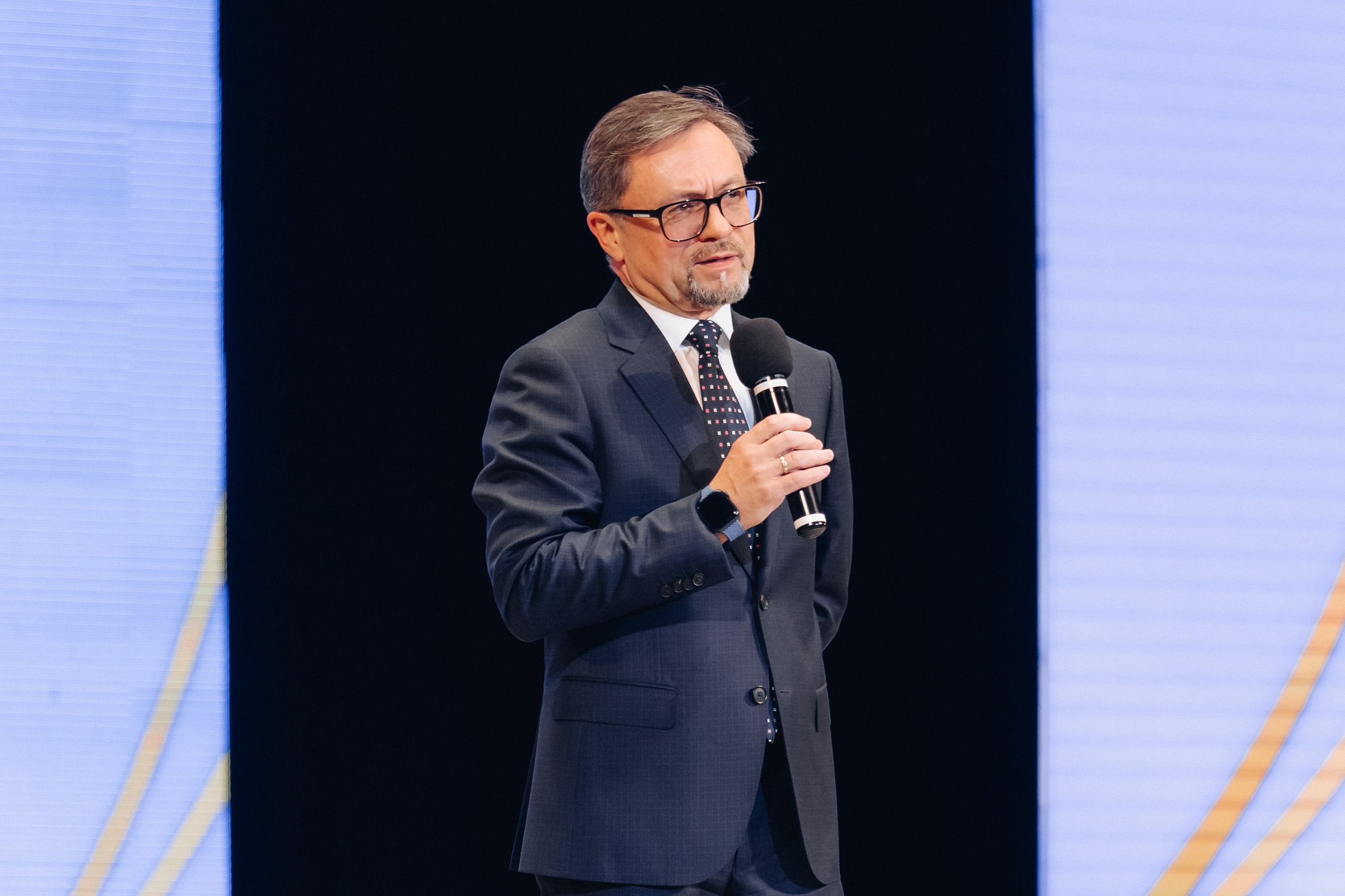 Лучший учитель родного языка и литературы 2025. Свадебный и семейный фотограф в Улан-Удэ