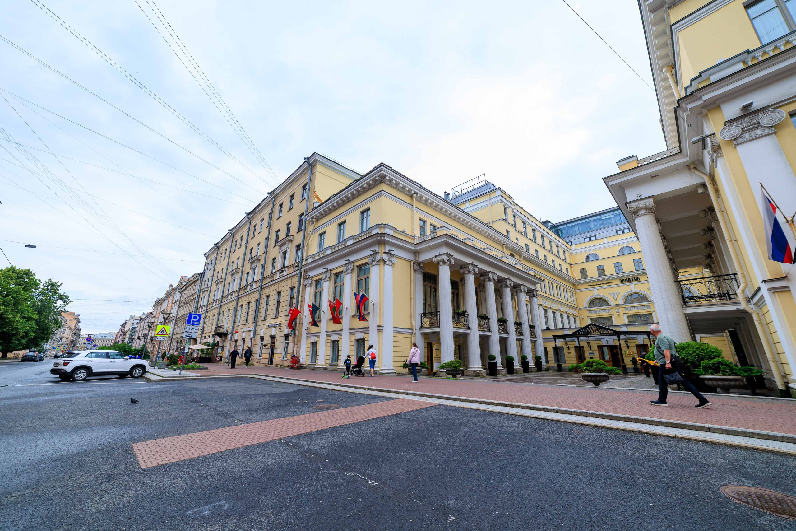 Услуги свадебного фотографа в Санкт-Петербурге - цены и примеры работ.