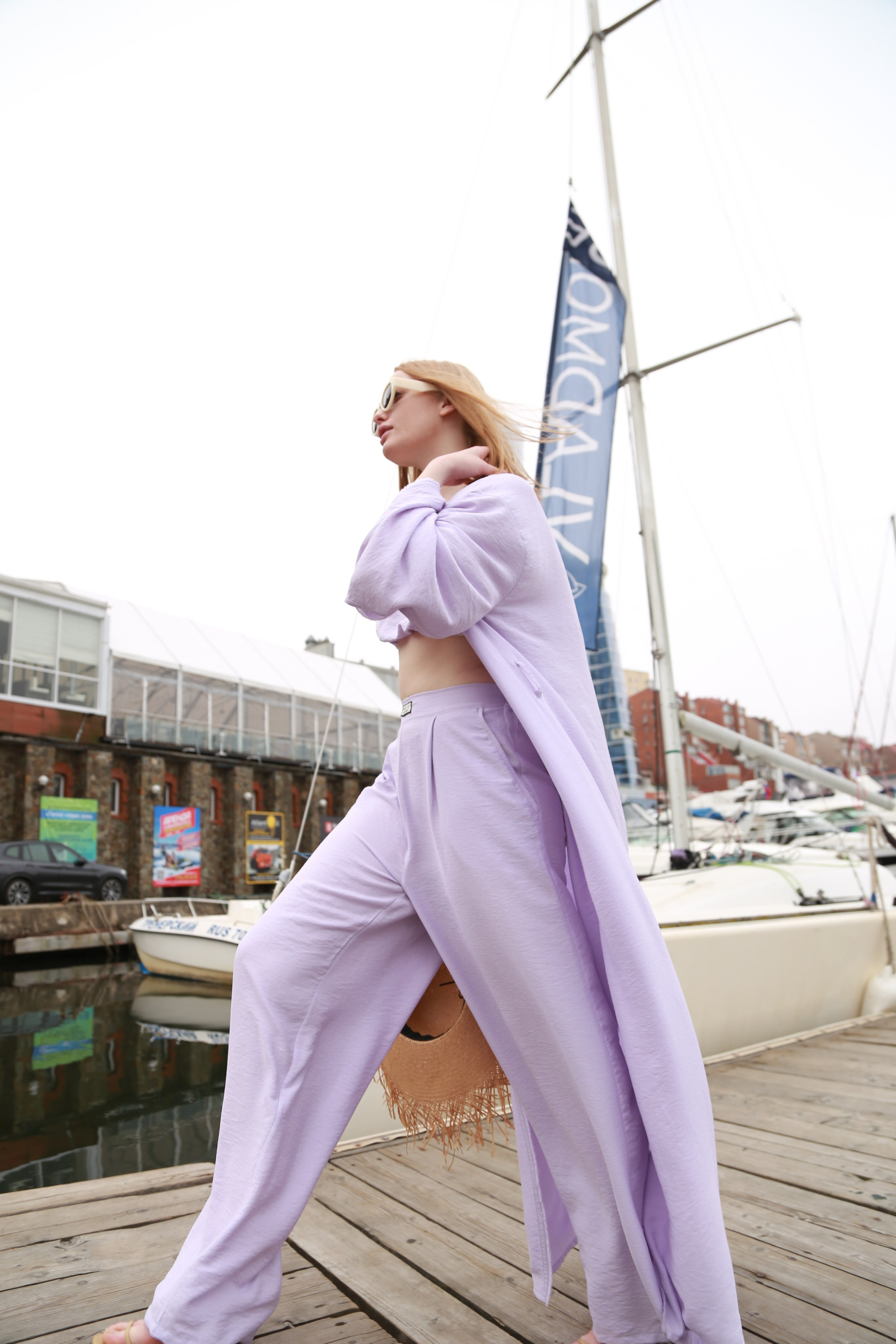 Коммерческая фотосессия для бренда Yarrow.