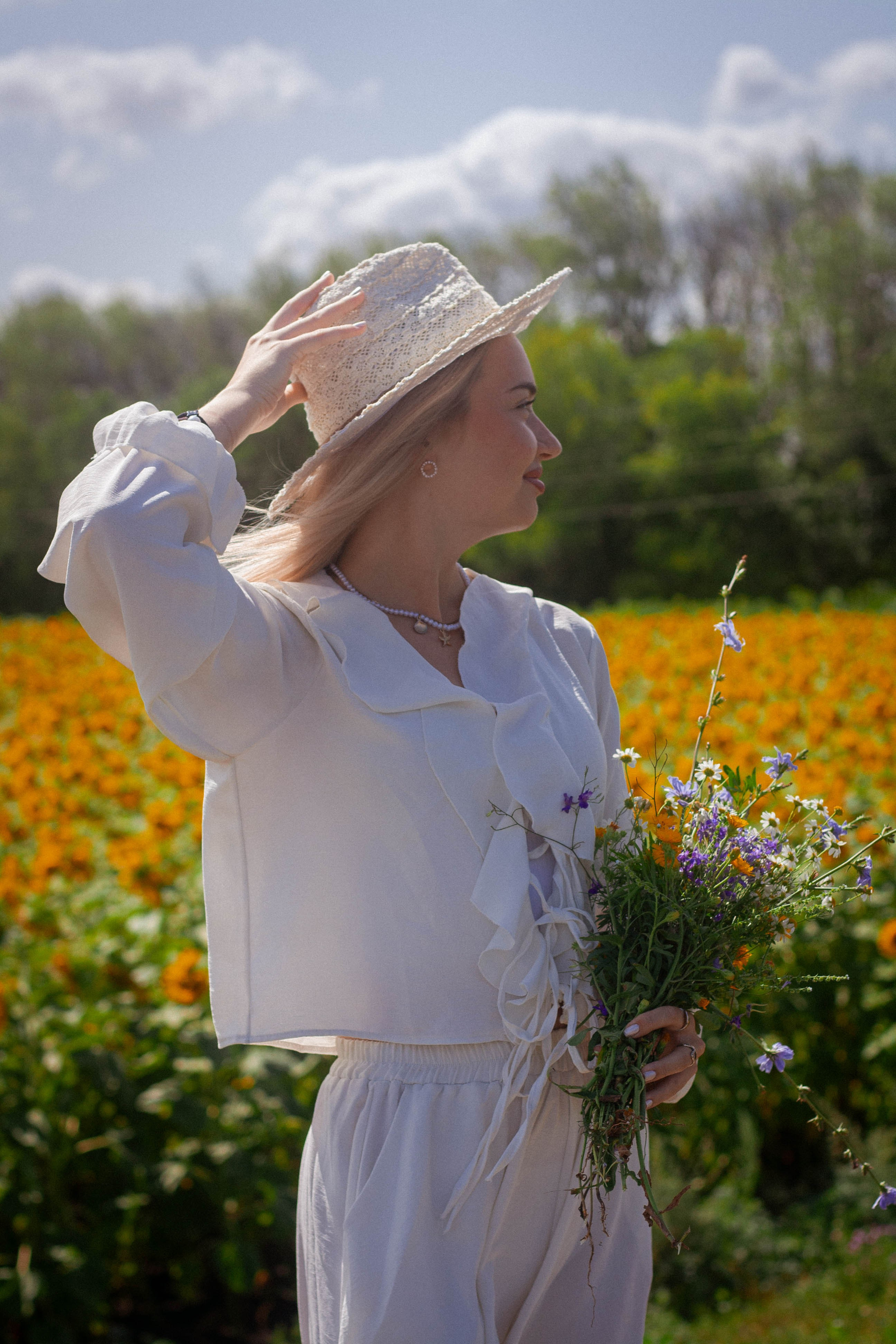 Настроение: уйти в поле с подсолнухами. Портретный фотограф в Саратове