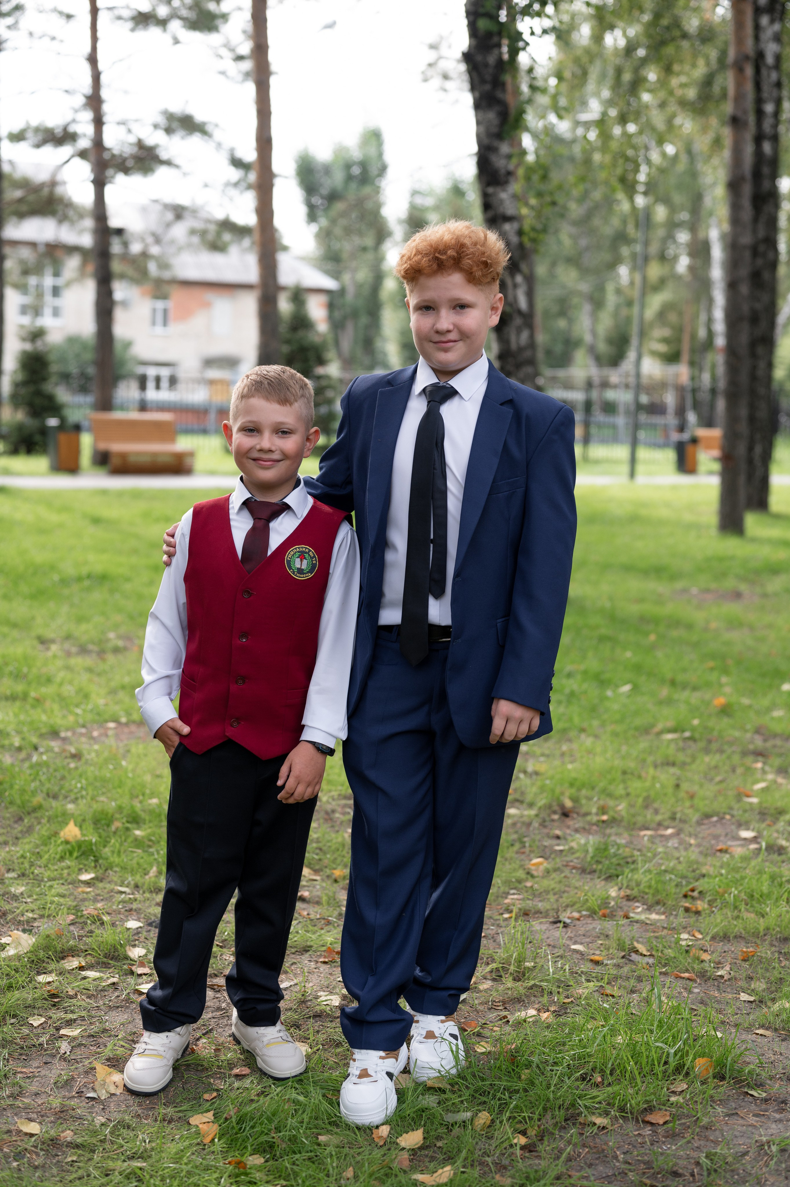 1 сентября 16 гимназия 2 класс (линейка + в классе+ на улице). Фотограф новорожденных, семейный детский в Тюмени Татьяна Морозова