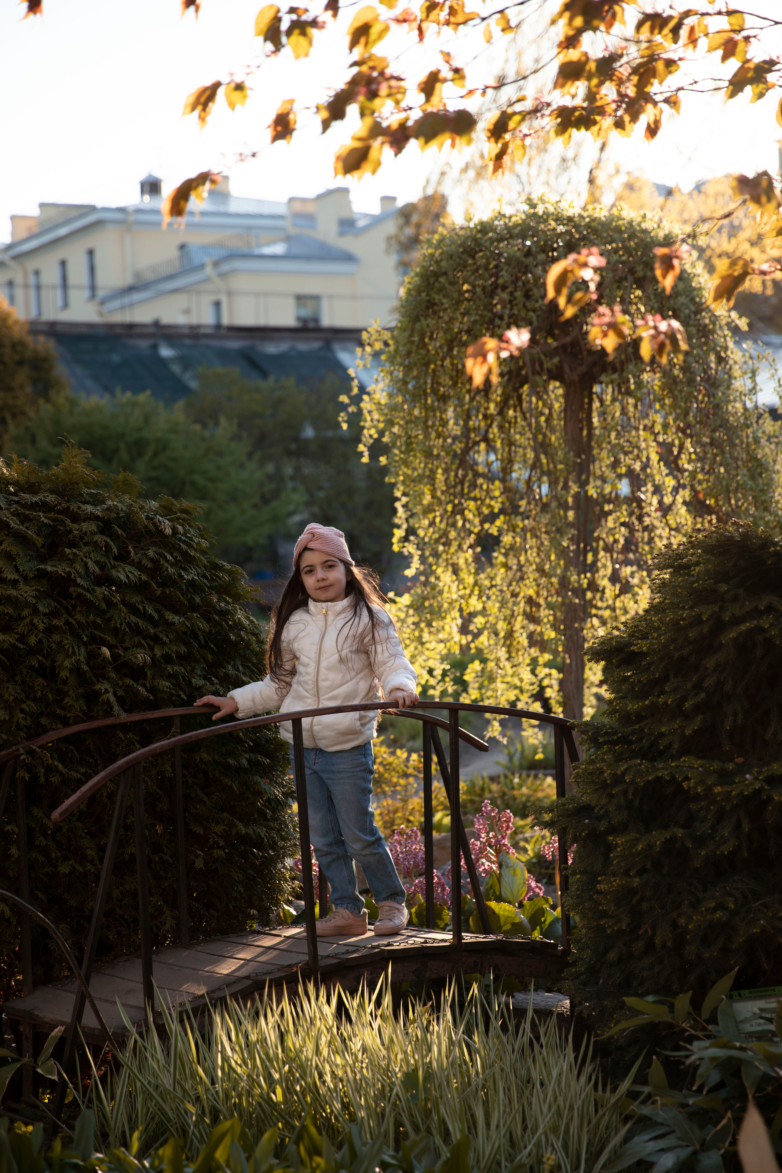 Мама с дочками на прогулке. Семейный и детский фотограф в Санкт-Петербурге Юлия Суркова