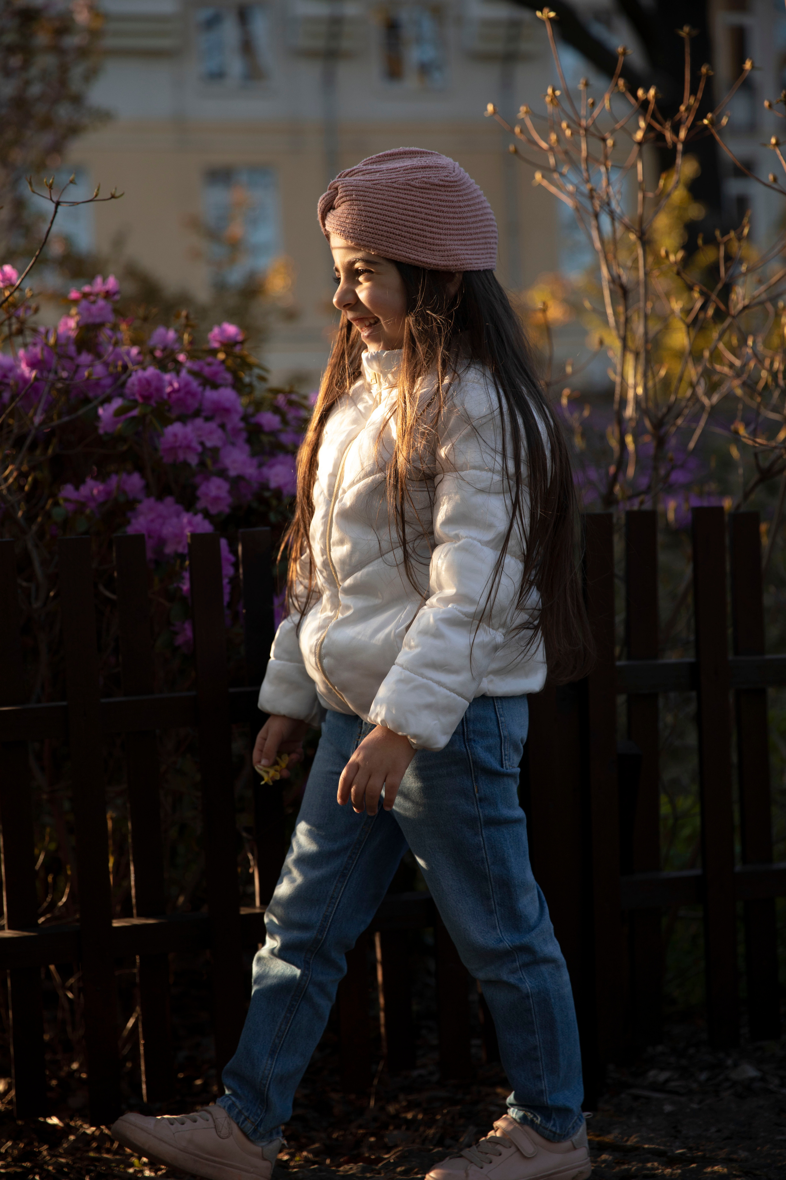 Мама с дочками на прогулке. Семейный и детский фотограф в Санкт-Петербурге Юлия Суркова