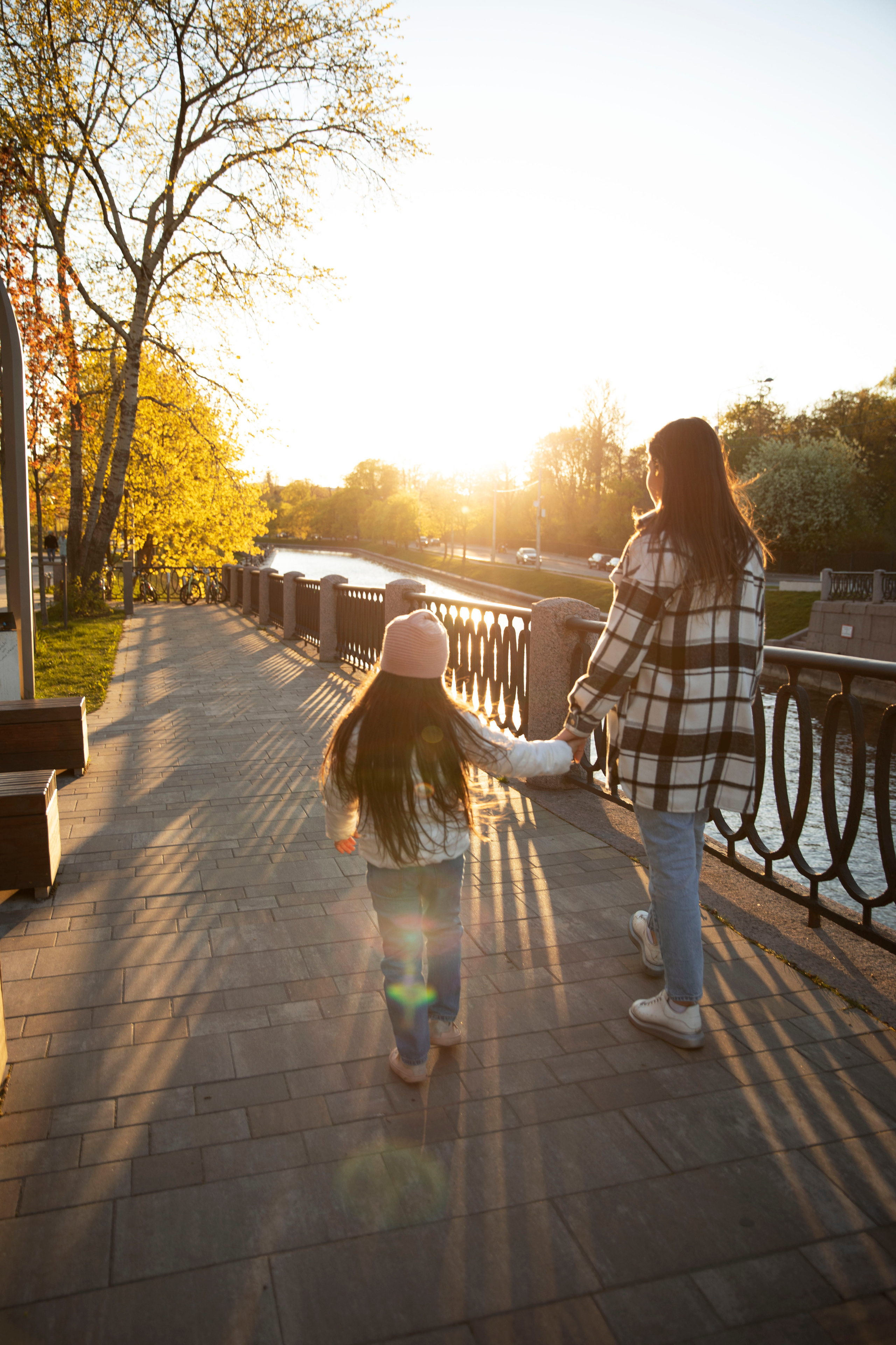 Мама с дочками на прогулке. Семейный и детский фотограф в Санкт-Петербурге Юлия Суркова