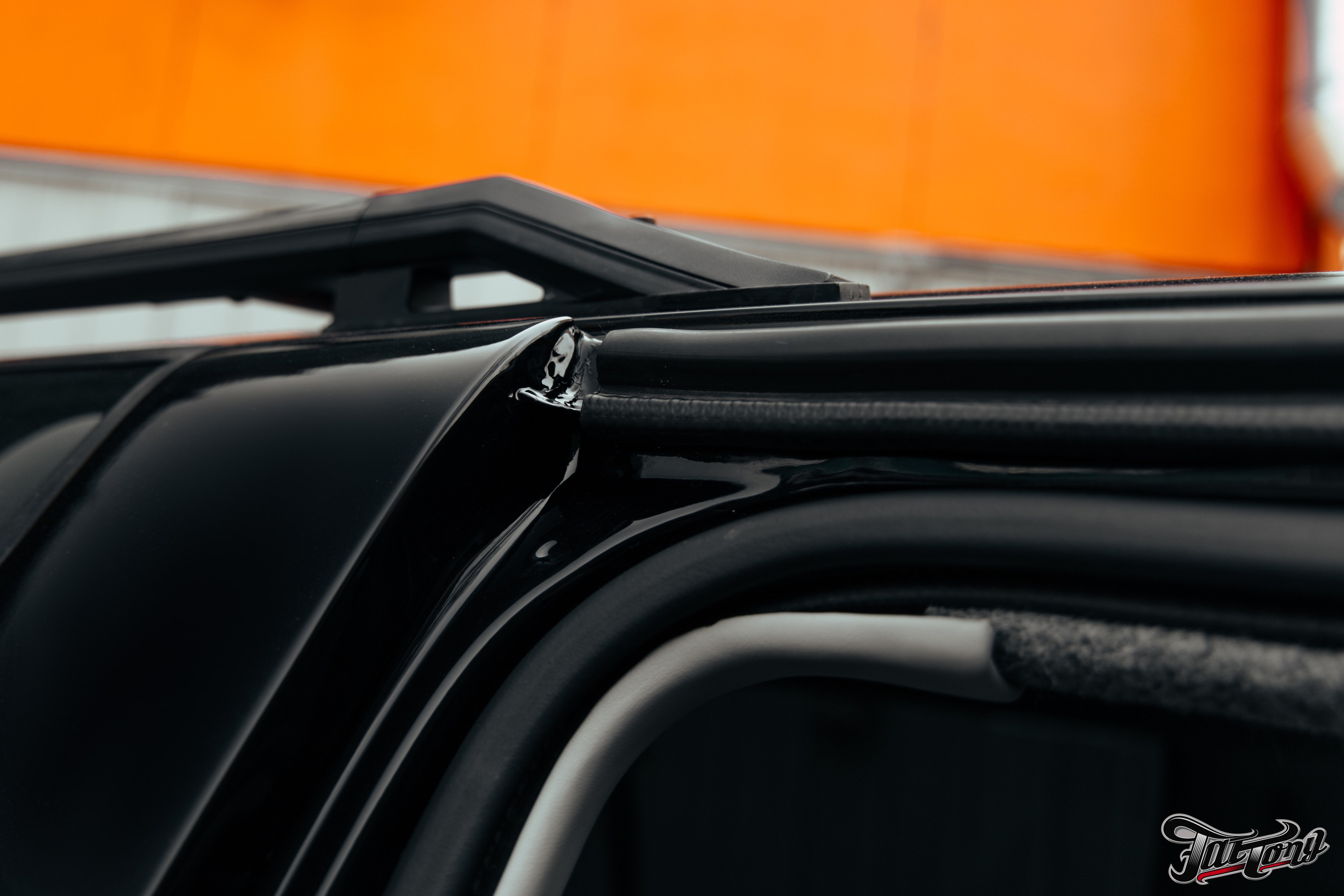 Chevrolet Tahoe I ремонт по кузову и окрас, пошив салона. DeLorein