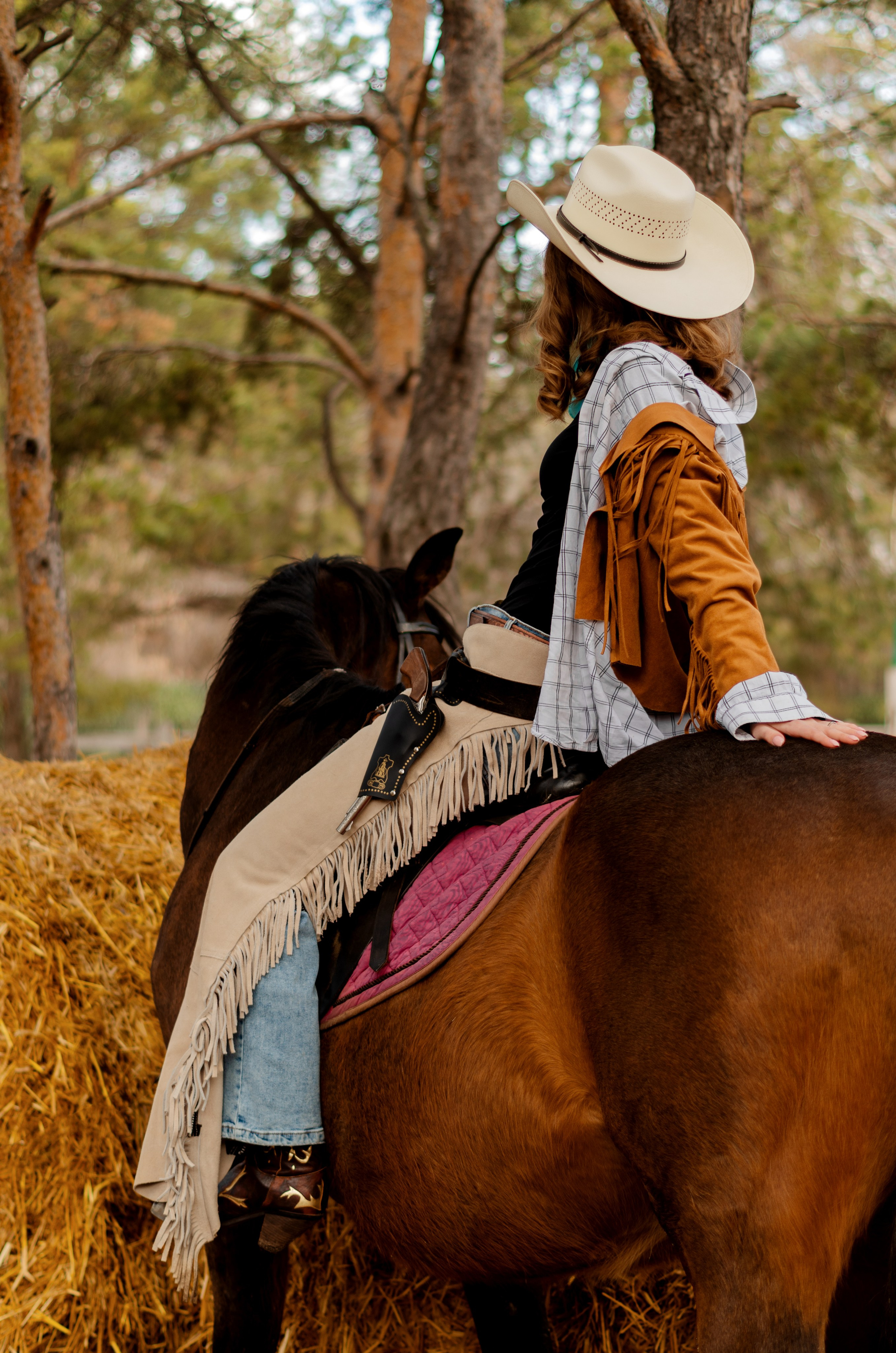 Ковбойская девчонка. Фотограф Марина Доглядная Челябинск фотосессии с лошадьми, мотоциклами