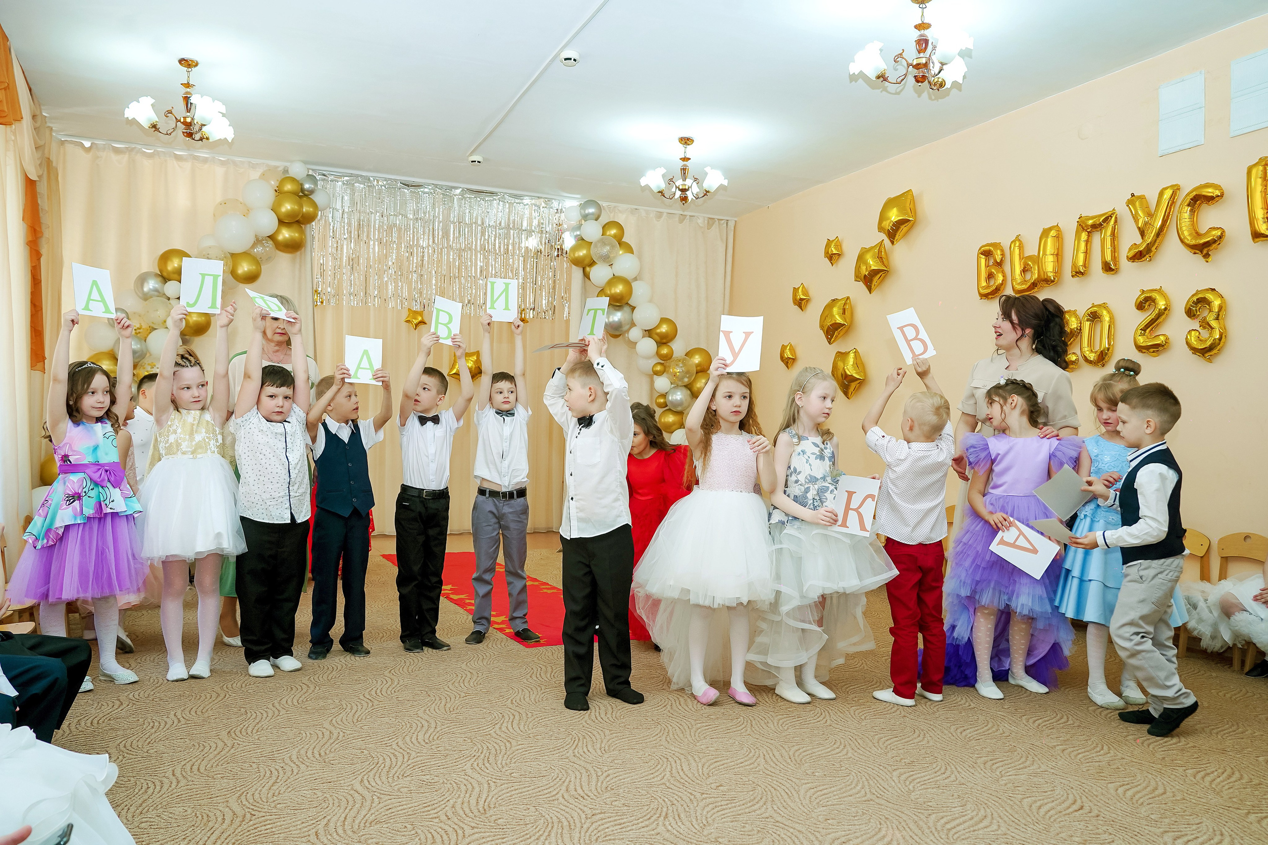 Фотосъемка видеосъёмка фотограф видеооператор новогодних утренников  в. Фотограф, видеооператор Нина Коршунова