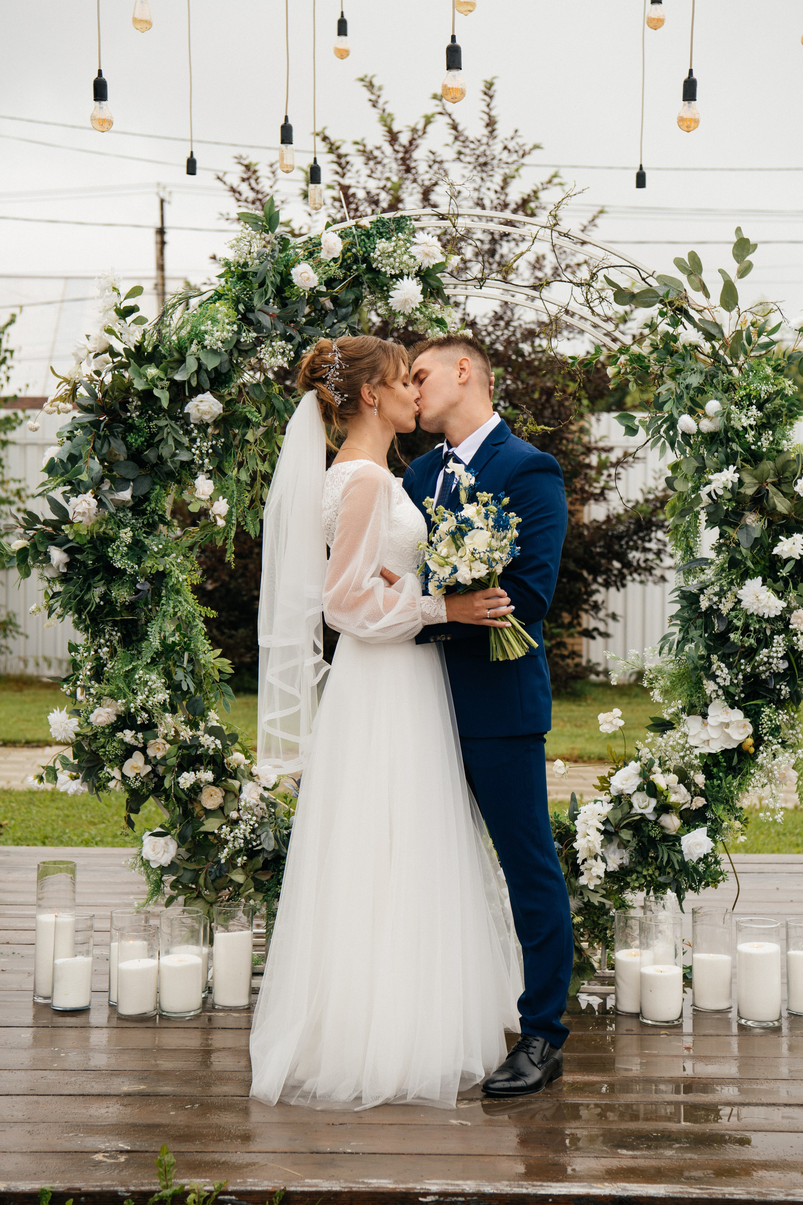 alt="Свадебная фотосессия в Барнауле. Свадебный фотограф Анна Глухова"