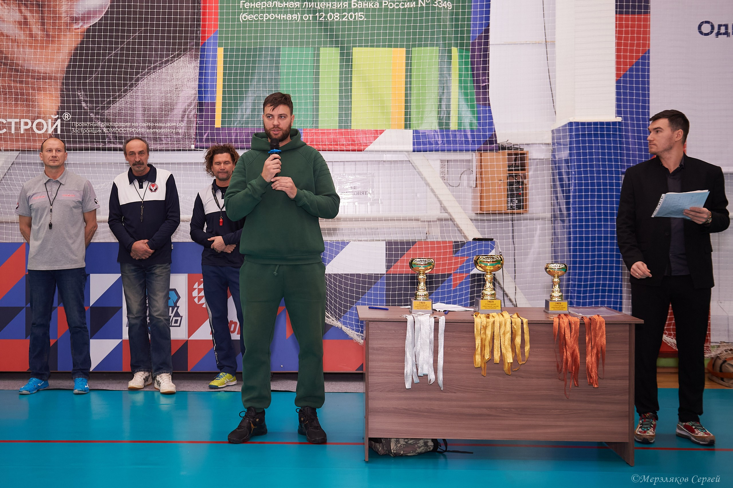 Новогодний волейбольный турнир. Ижевск. 16.12.23. Спортивный репортажный фотограф в Ижевске Сергей Мерзляков