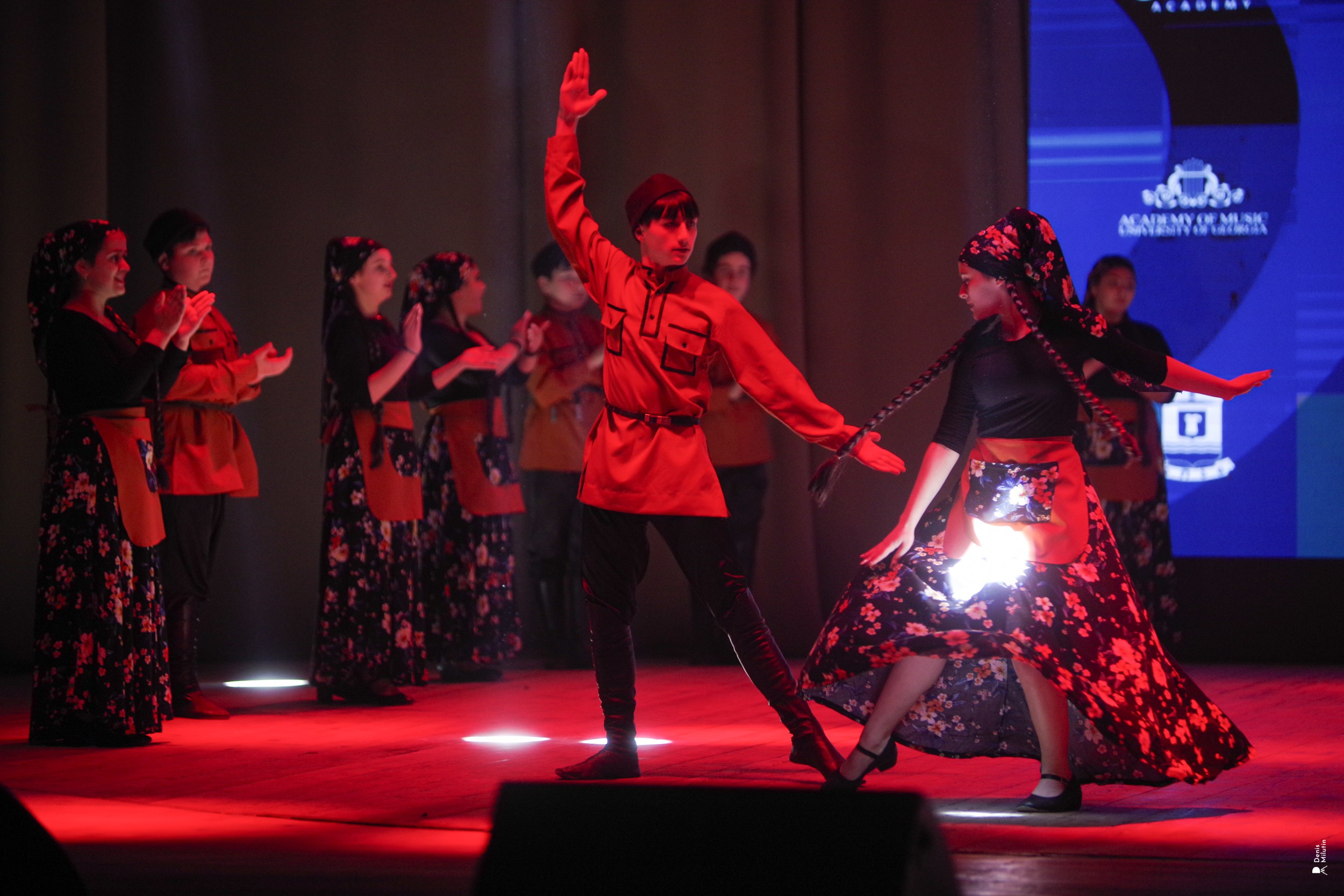 Танцы в Хоби. Портретный фотограф Денис Милютин