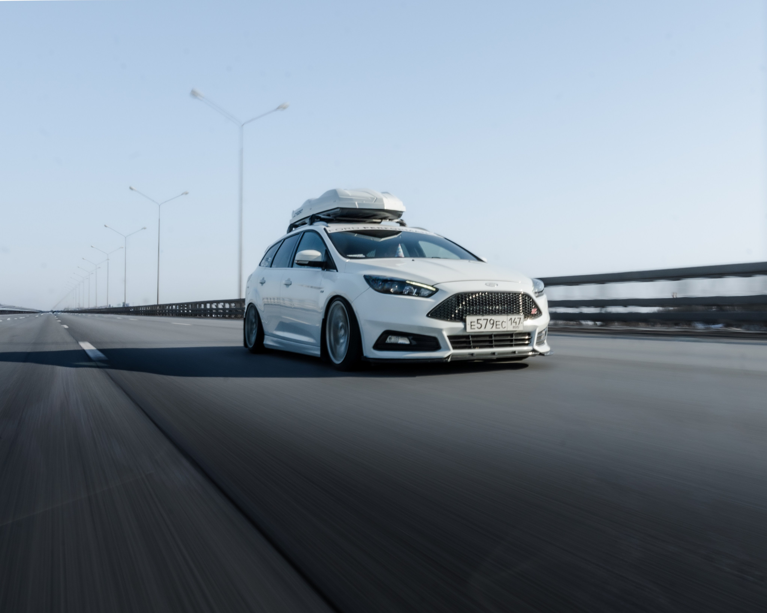 FORD FOCUS STANCE. Opasnophoto