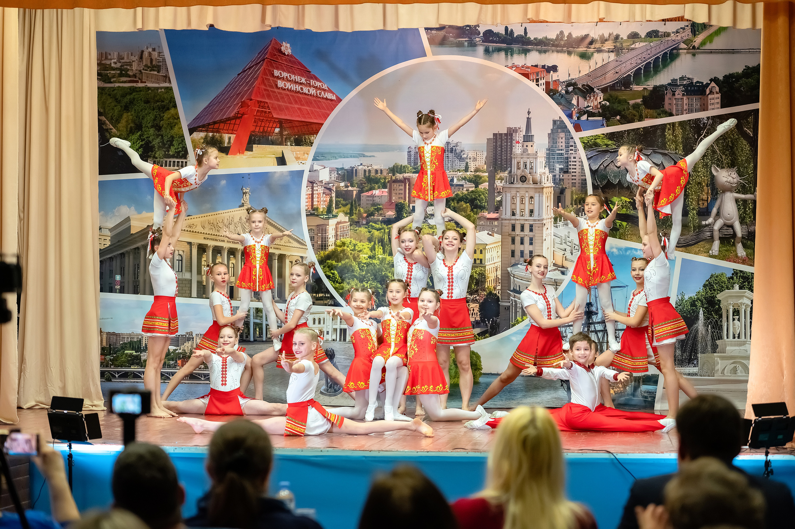 Фоторепортаж концерта. Выпускные альбомы. Детский, школьный фотограф Наумова Марина Воронеж