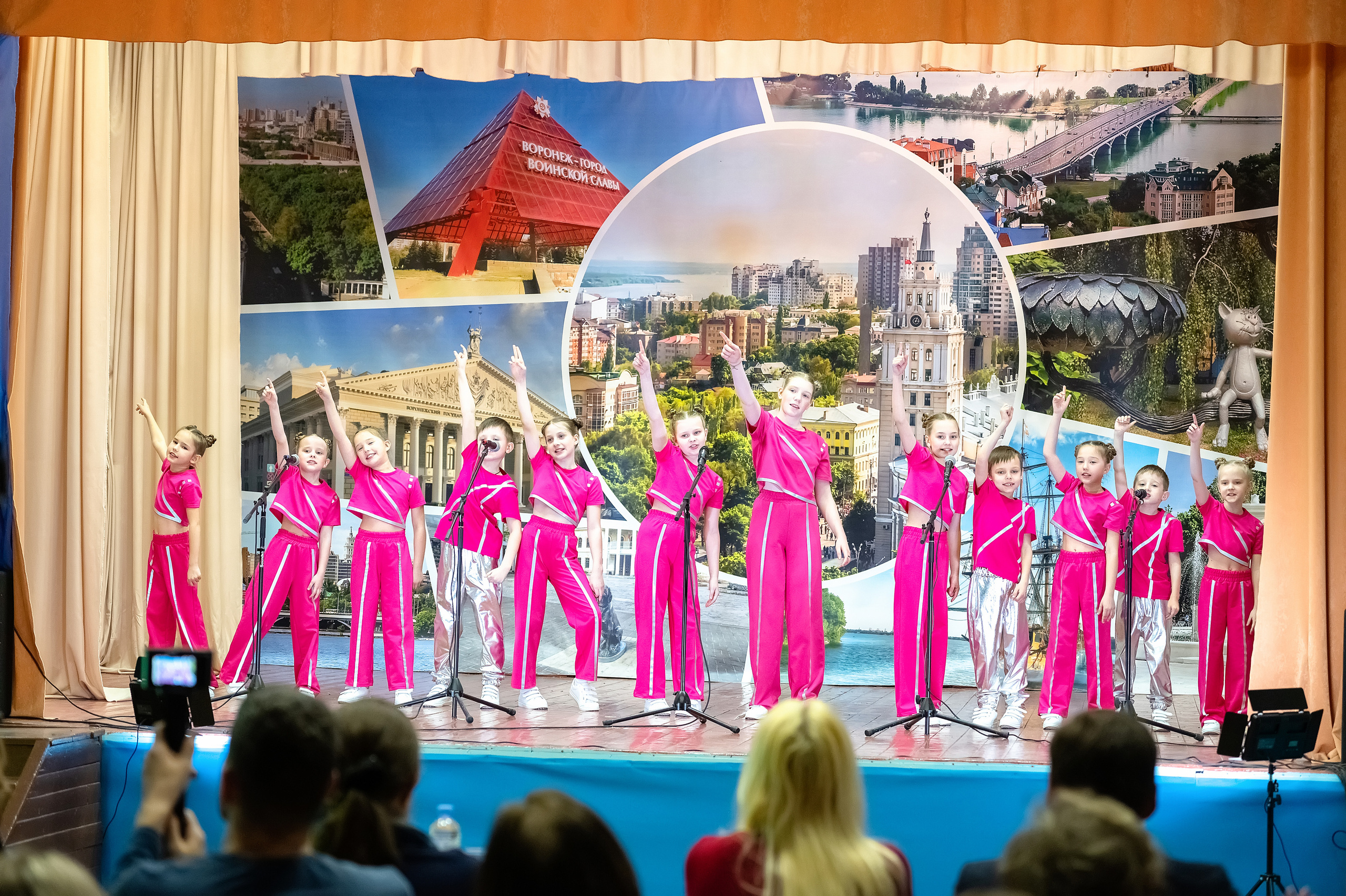 Фоторепортаж концерта. Выпускные альбомы. Детский, школьный фотограф Наумова Марина Воронеж