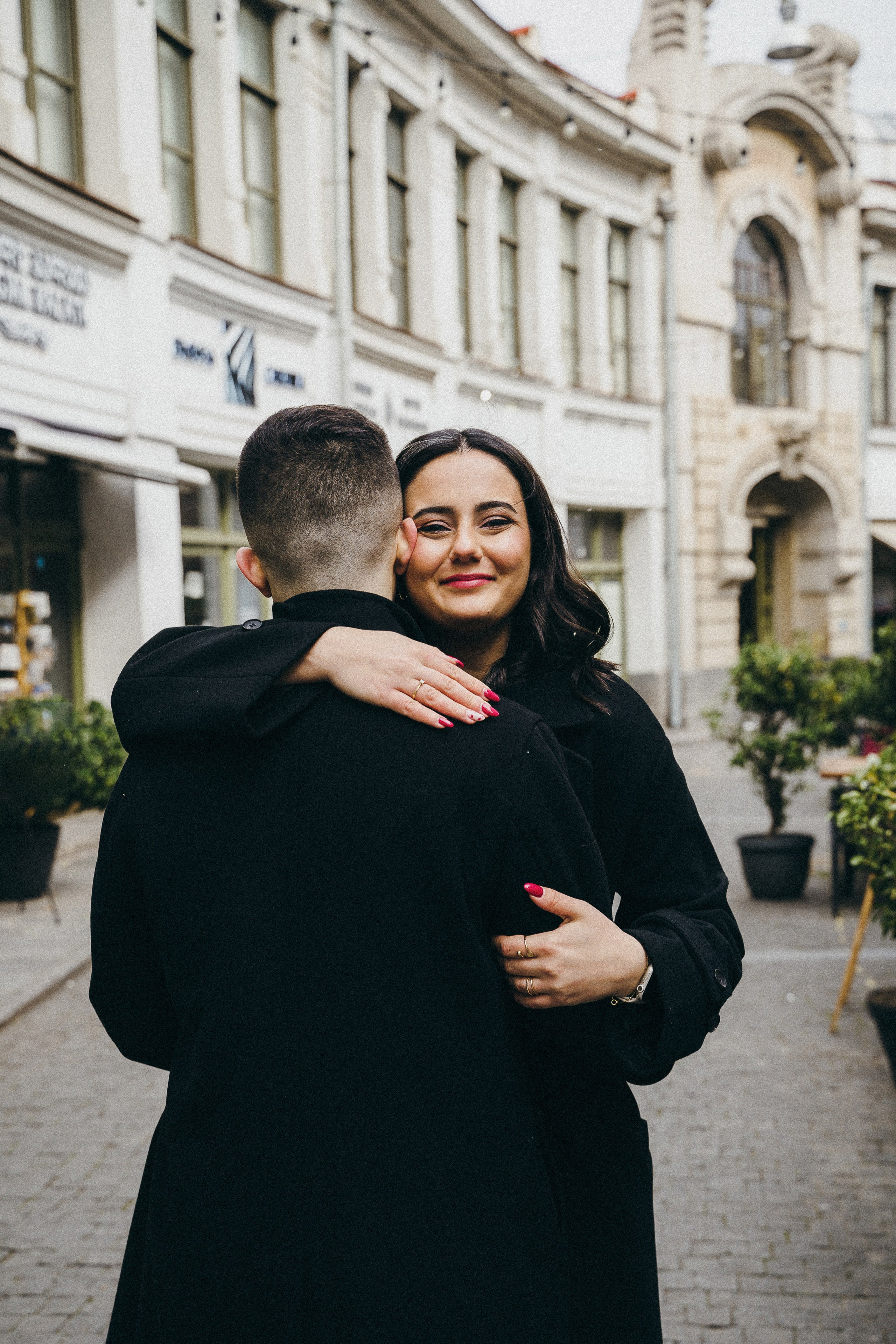 Девушка в красном