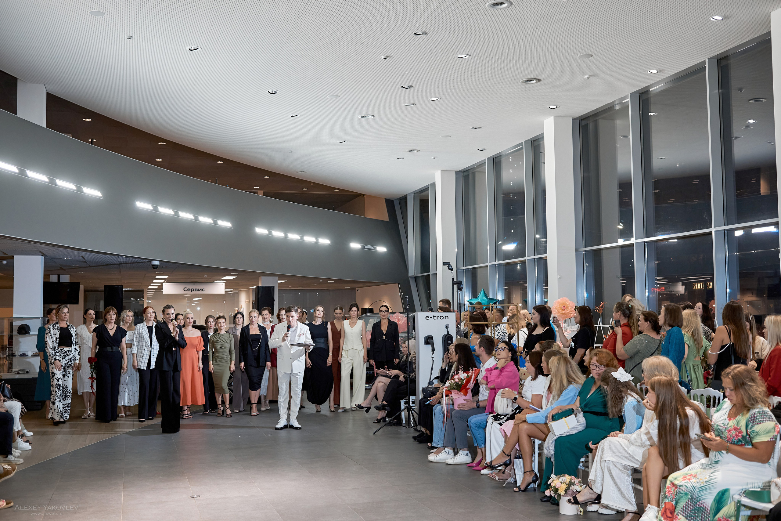 Модный показ PRE-FALL модельной школы Modeling+. Фотограф Алексей Яковлев