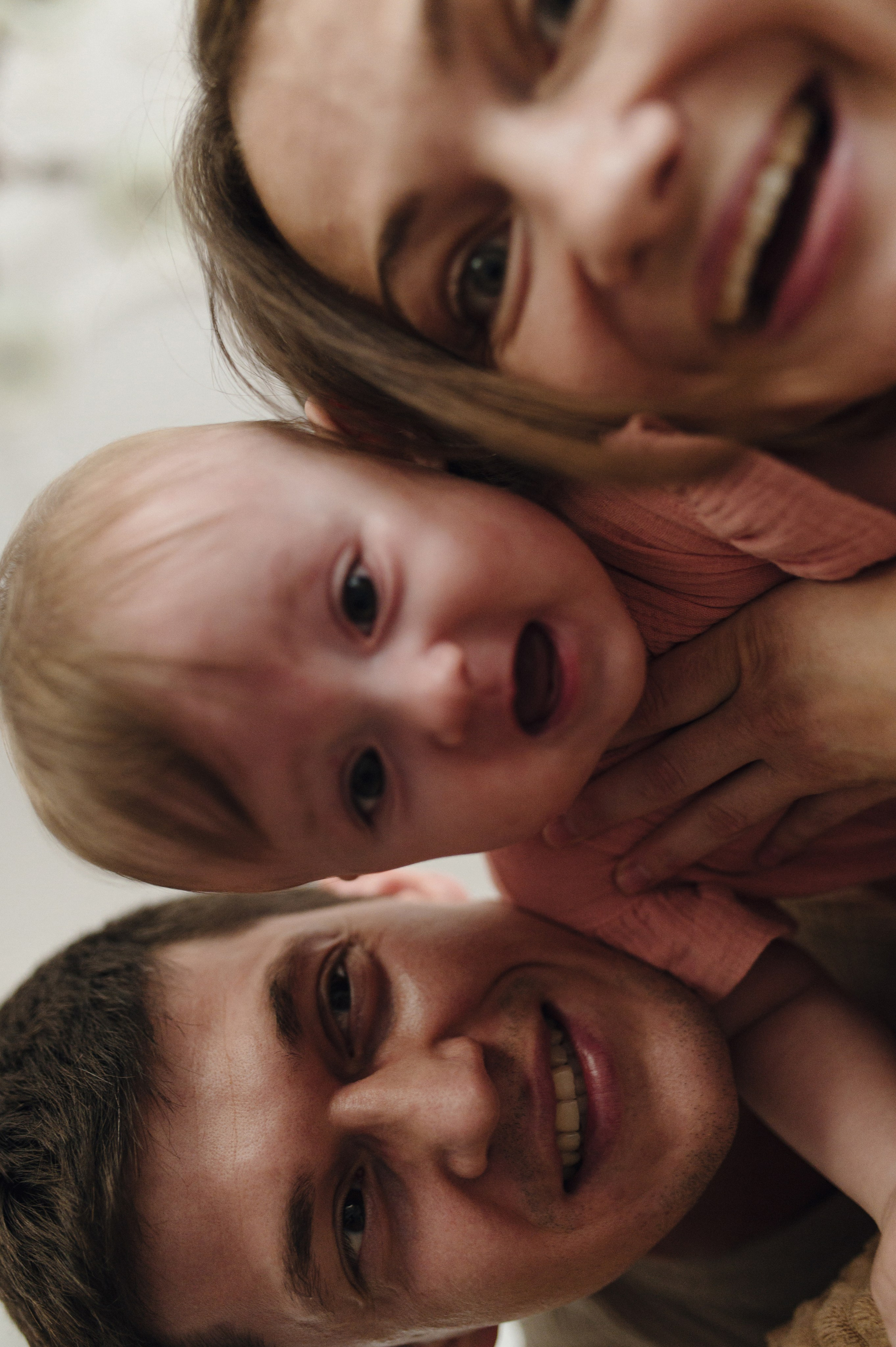 Ульяна, Яша и Лия. Домашняя история. Свадебный фотограф Москва и Санкт-Петербург. Анастасия Чудина