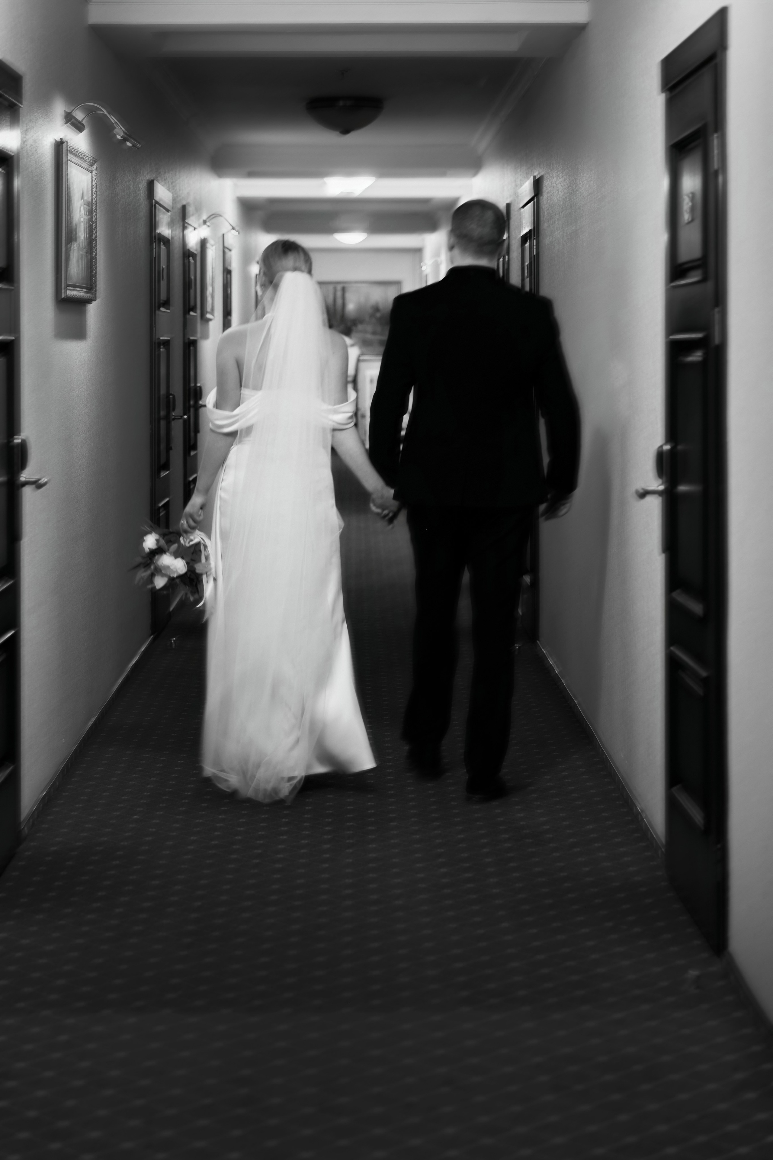 Утро невесты и свадебная фотосессия в гостинице