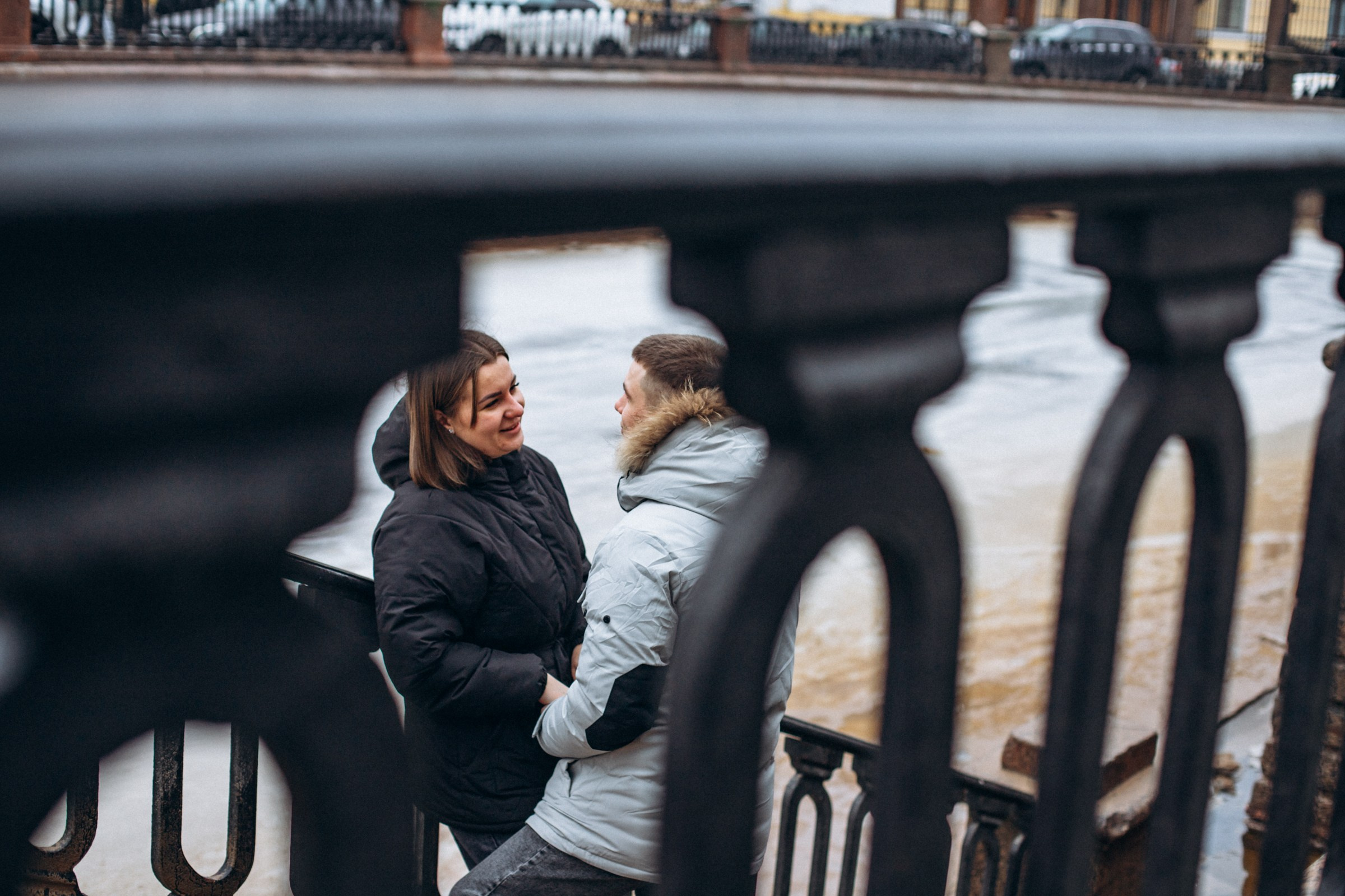 Иван и Полина в марте. Фотопрогулка в Петербурге. Индивидуальный и семейный фотограф в Санкт-Петербурге