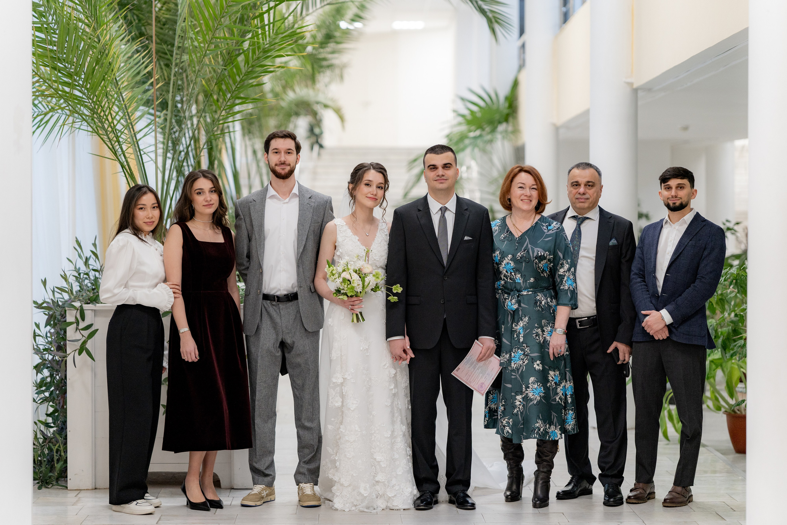 Свадебные фотосессии во дворцах и ЗАГСах Санкт- Петербурга. Свадебный фотограф Александр Невский в Санкт-Петербурге