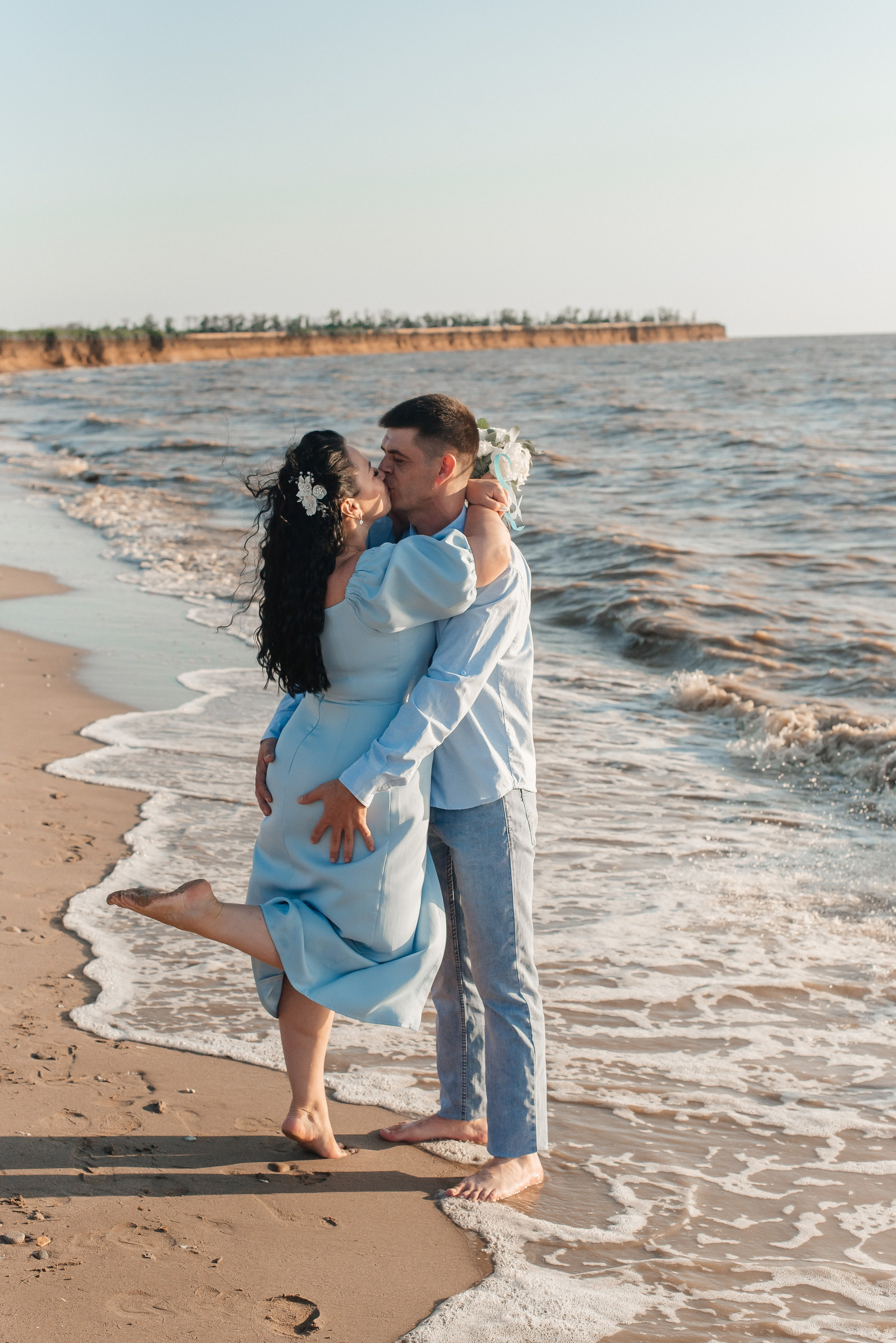 Андрей и Алена прогулка у моря. Детский и семейный фотограф выпускной альбом Приморско-Ахтарск