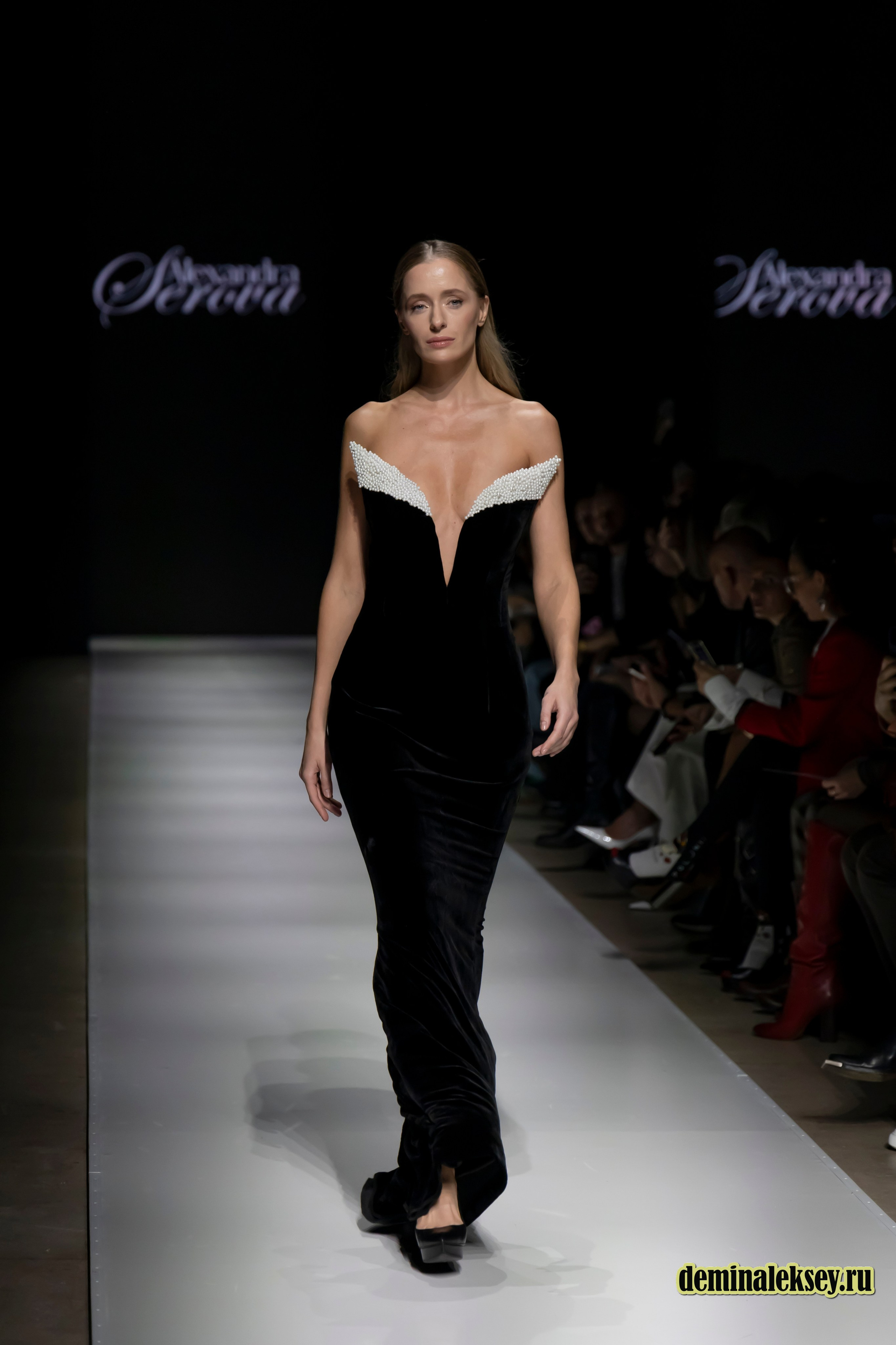 Московская неделя моды 2024 9 октября дизайнер Alexandra Serova. Репортажный, семейный и студийный фотограф в Москве Демин Алексей