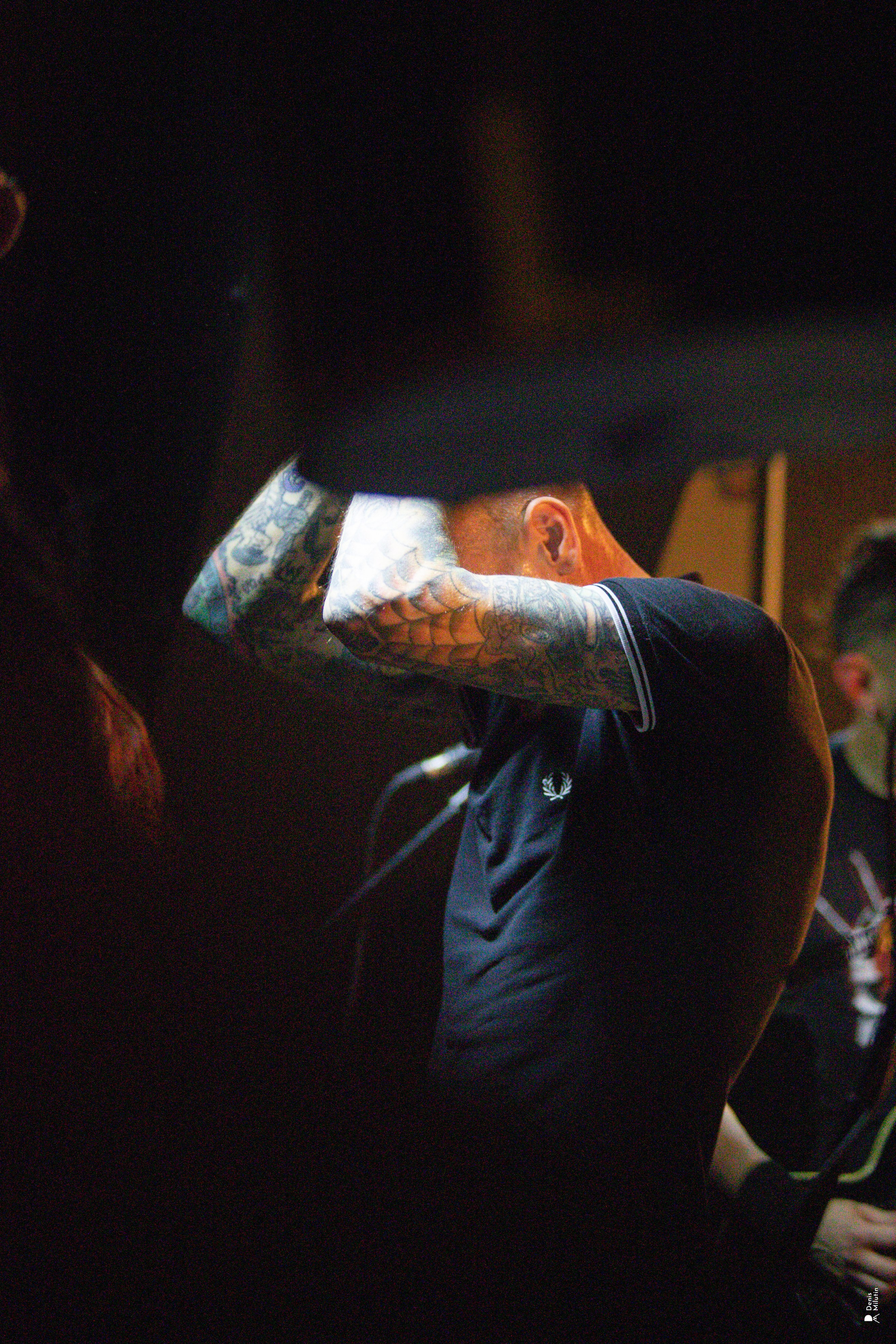 Рядом Ассенизаторы. Портретный фотограф Денис Милютин