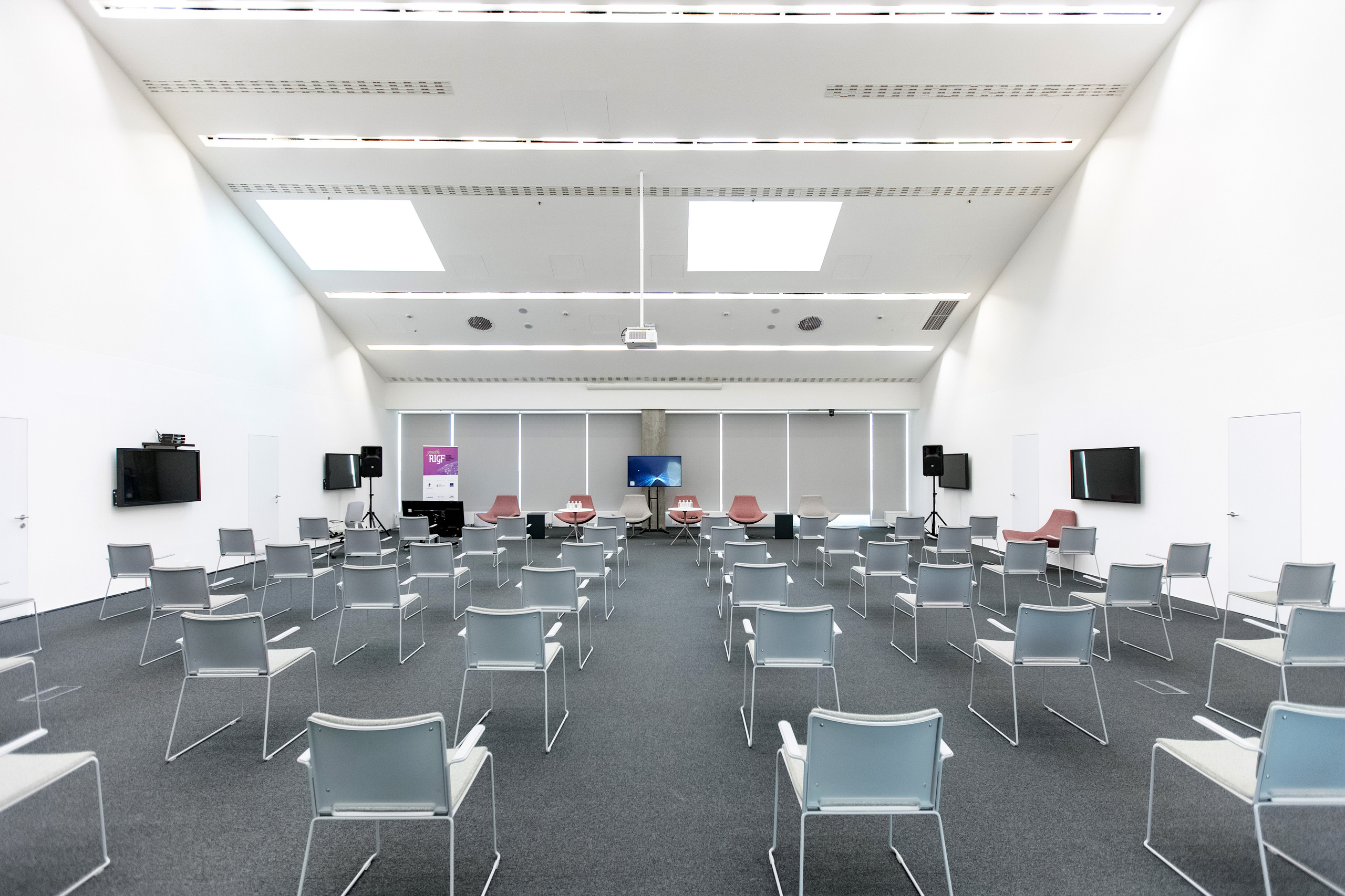 Youth RIGF. Сколково. Свадебный репортажный фотограф в Москве