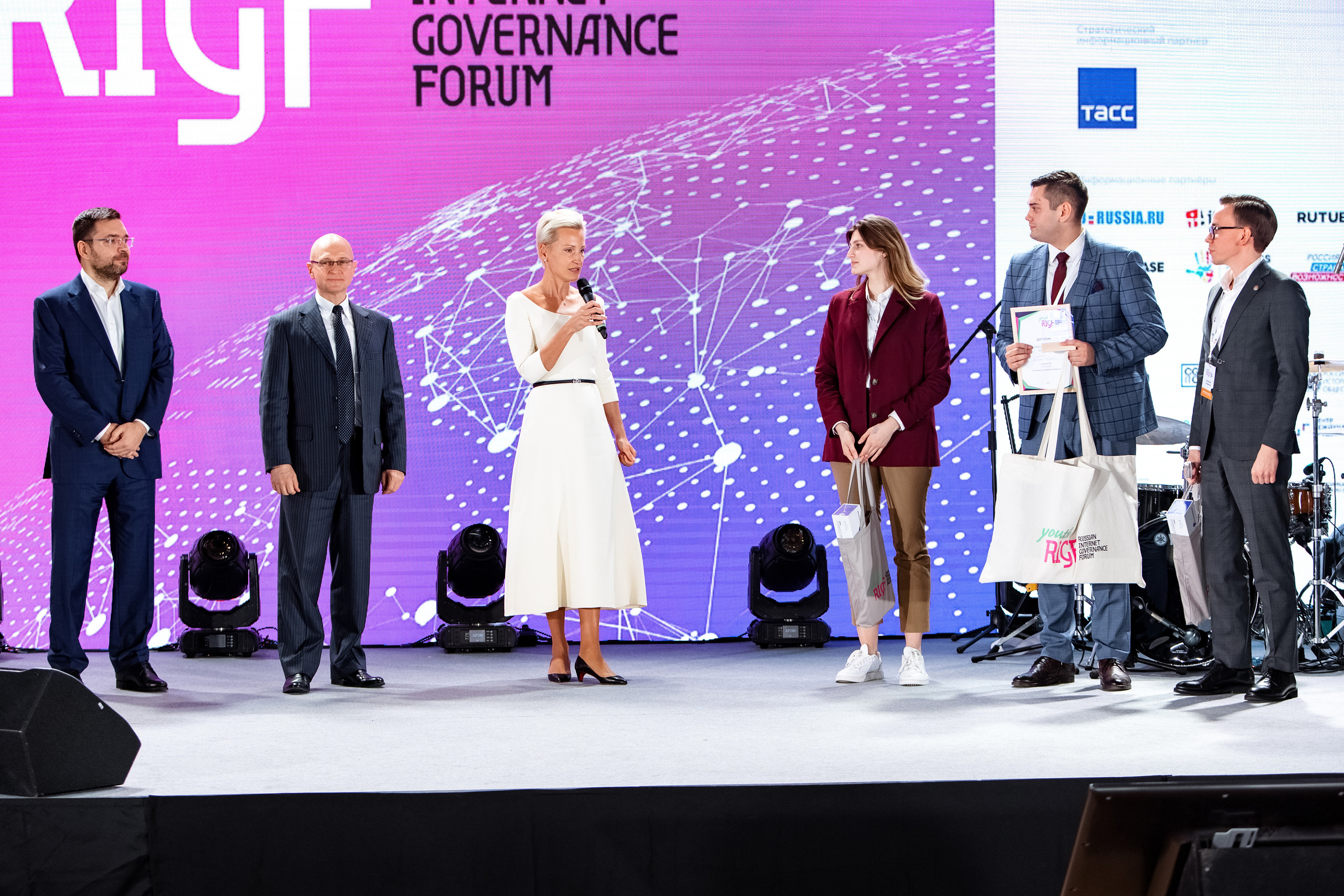 Youth RIGF. Сколково. Свадебный репортажный фотограф в Москве