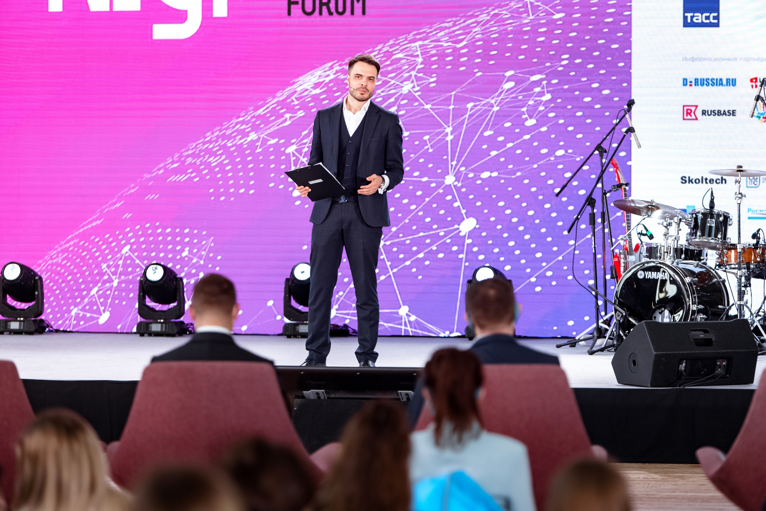 Youth RIGF. Сколково. Свадебный репортажный фотограф в Москве