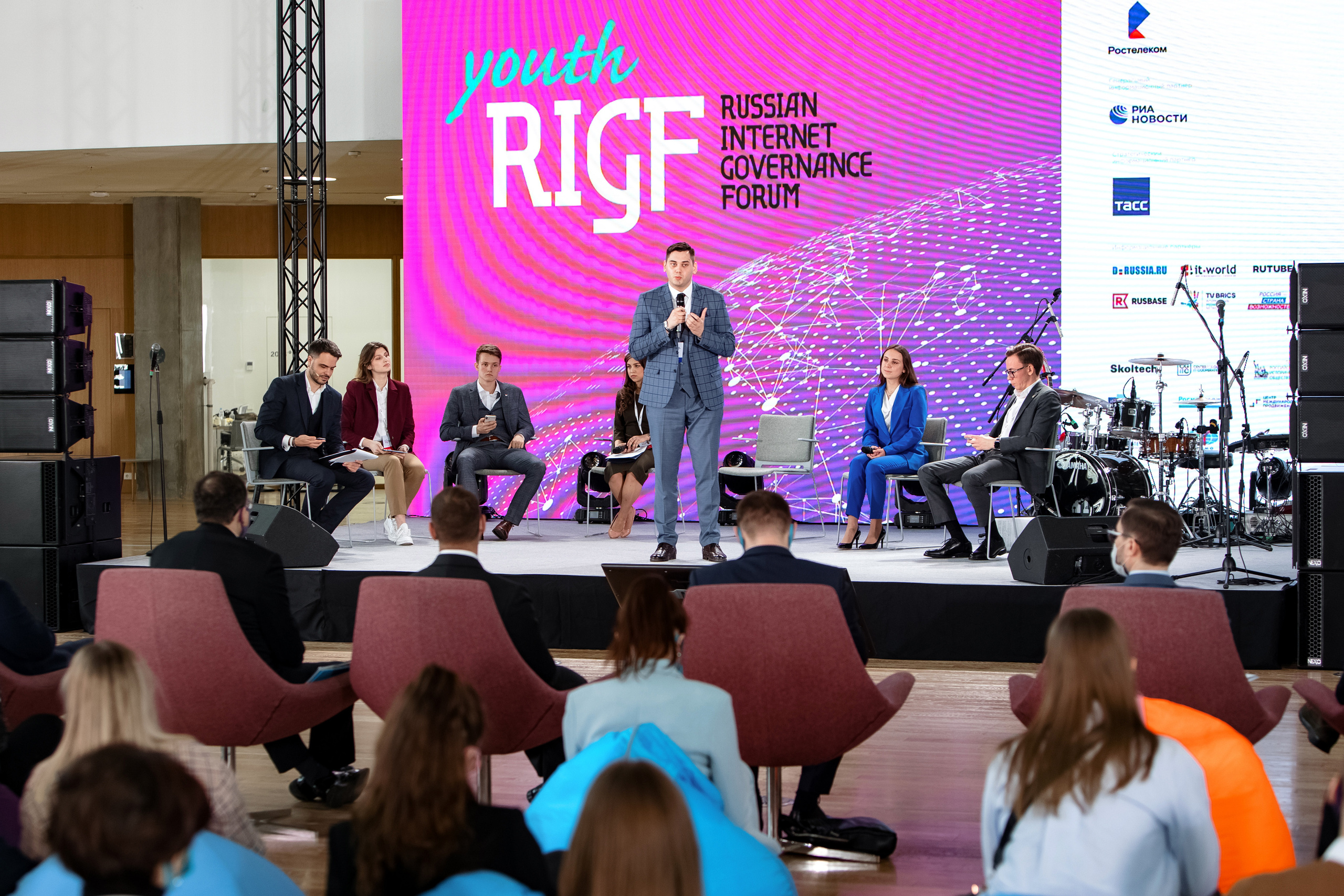 Youth RIGF. Сколково. Свадебный репортажный фотограф в Москве