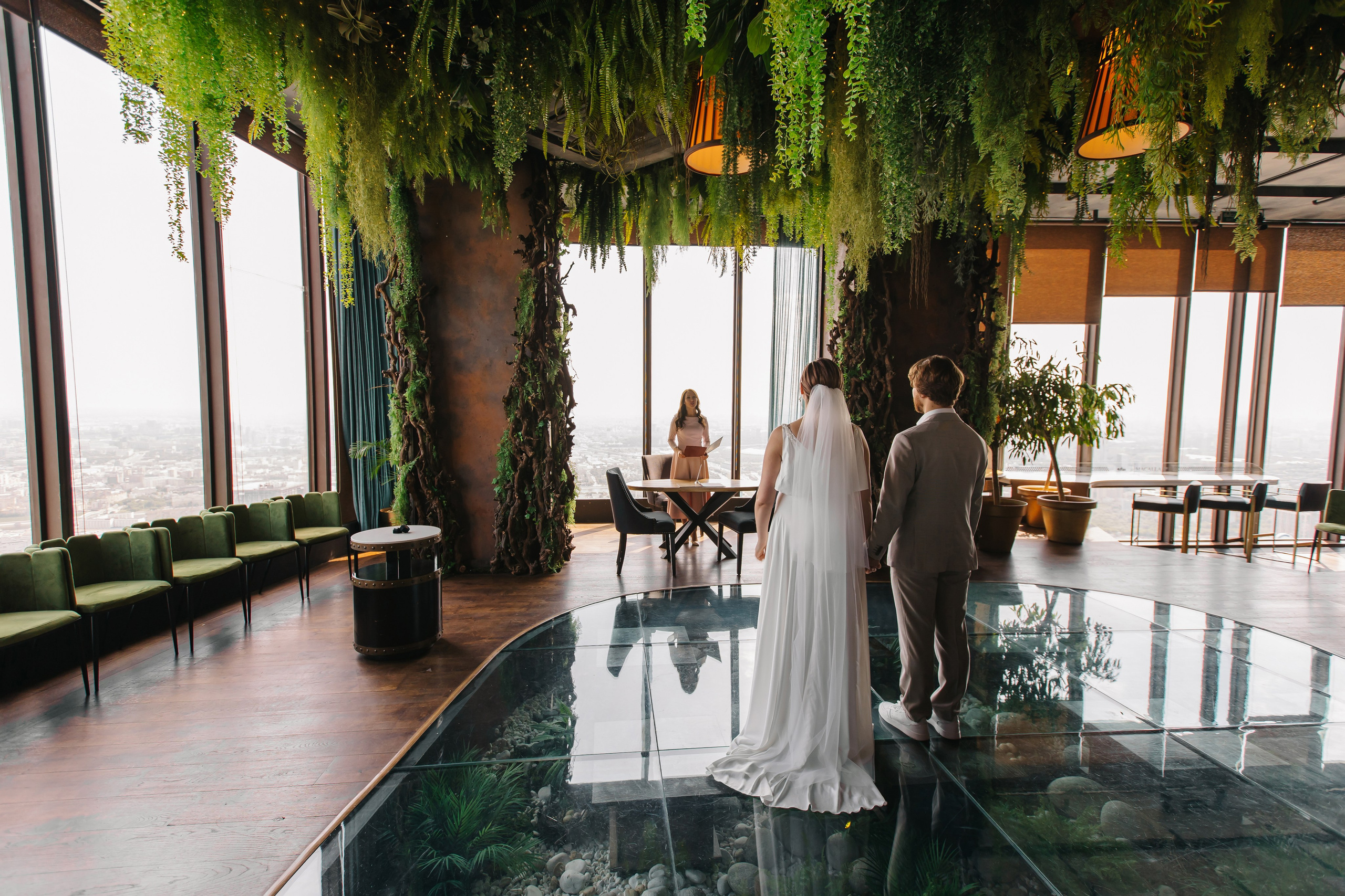 Регистрация брака в ресторане Birds Москва-Сити. Krumstudio фото, видео по Москве и МО