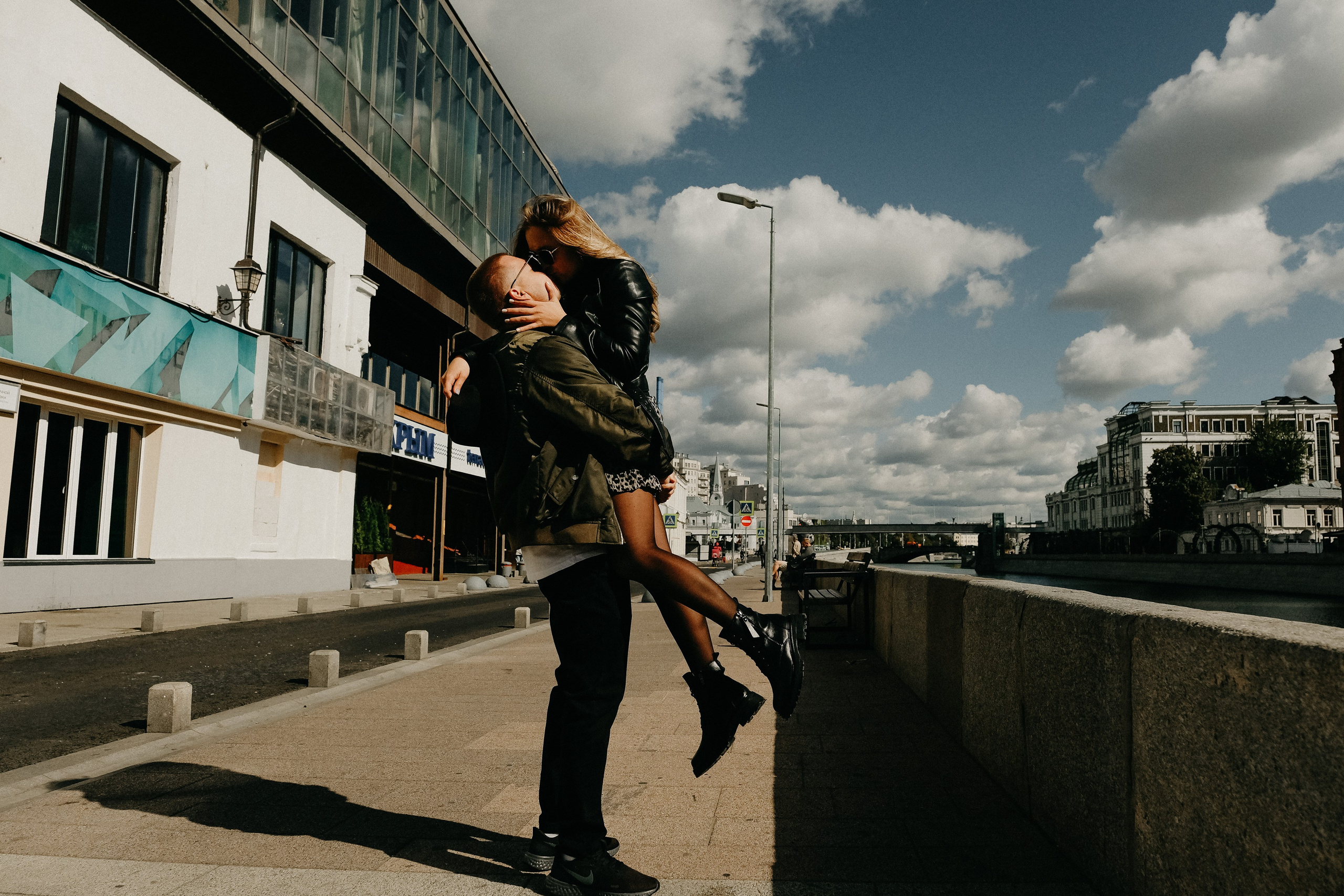 Солнце на Красном Октябре. Свадебный фотограф Александра Тюлякова