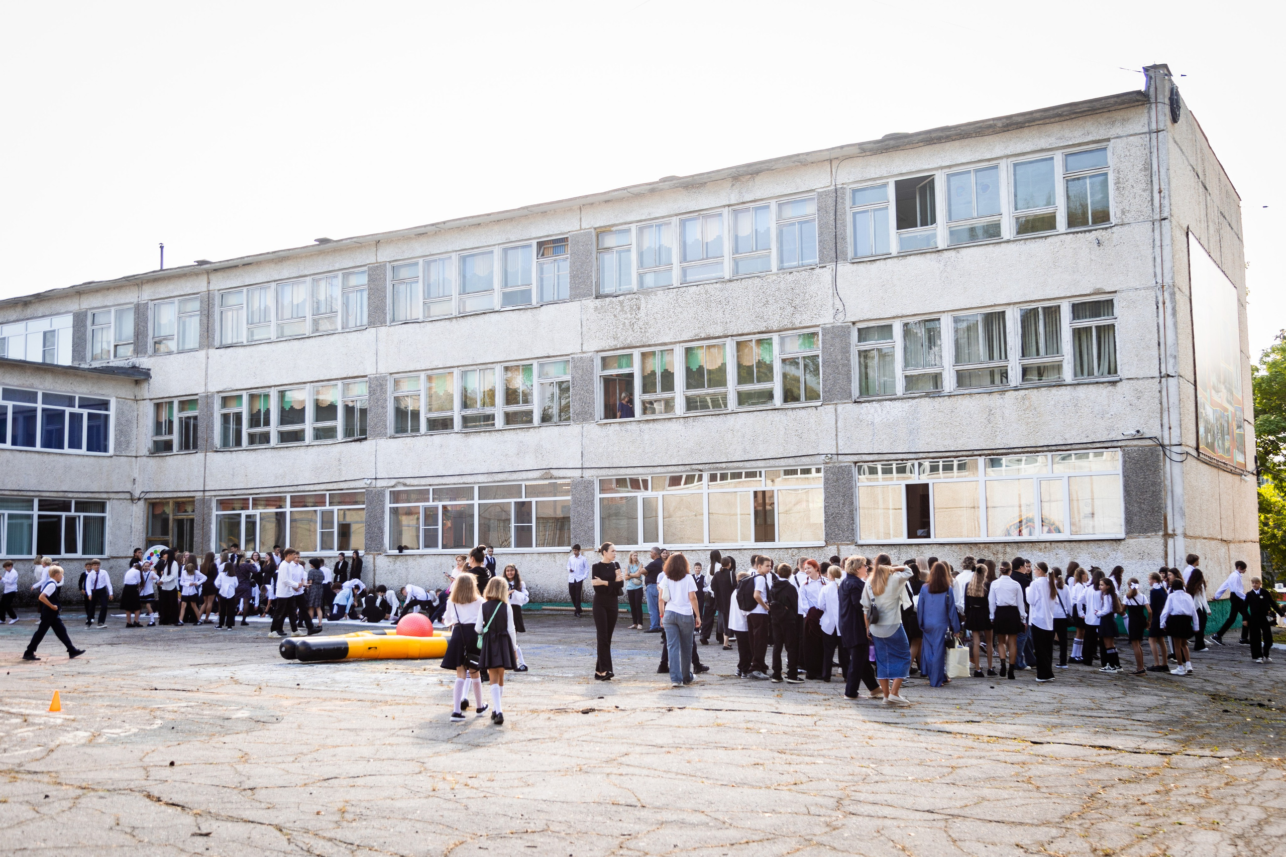 Гимназия № 50. Детский фотограф видеограф в Хабаровске Михаил Орлов